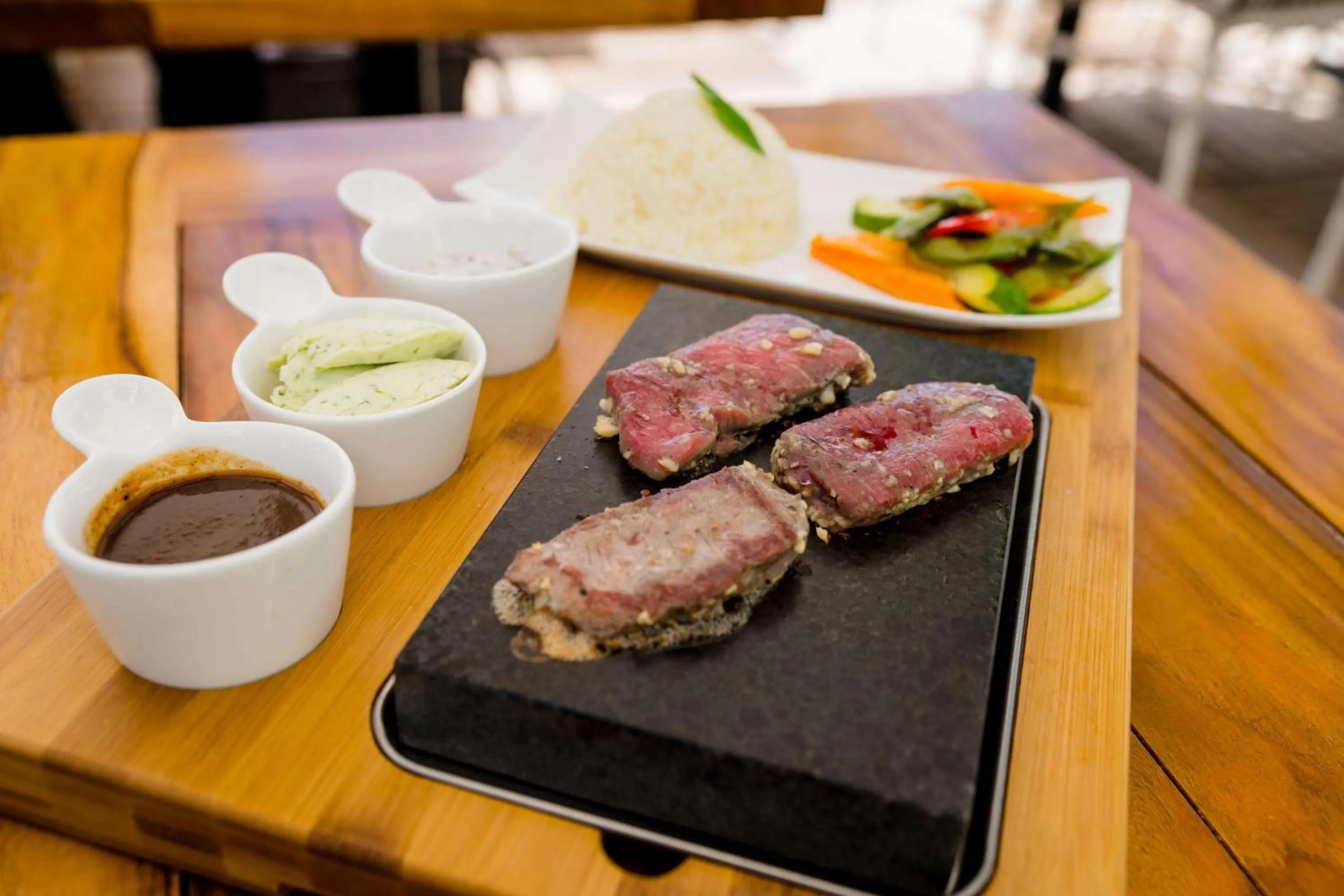 Restaurant/places to eat in Oceans Edge Key West