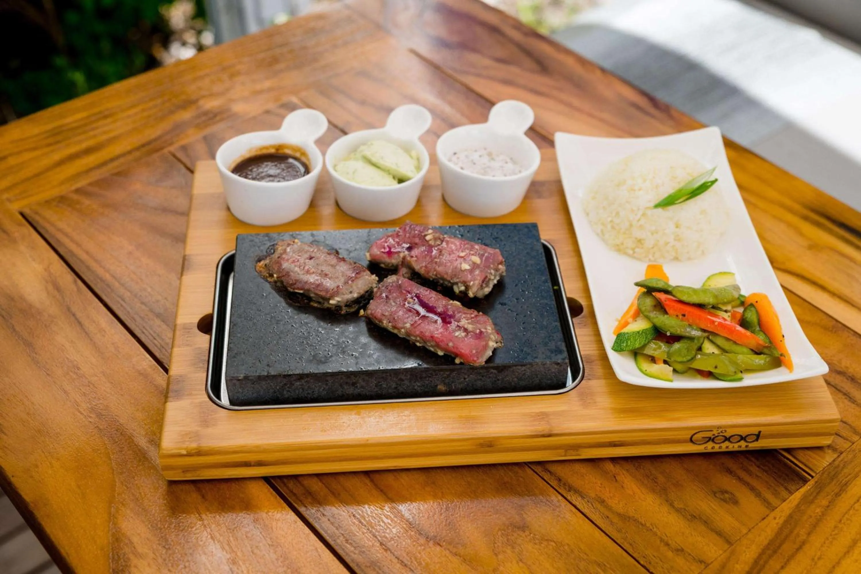 Restaurant/places to eat in Oceans Edge Key West