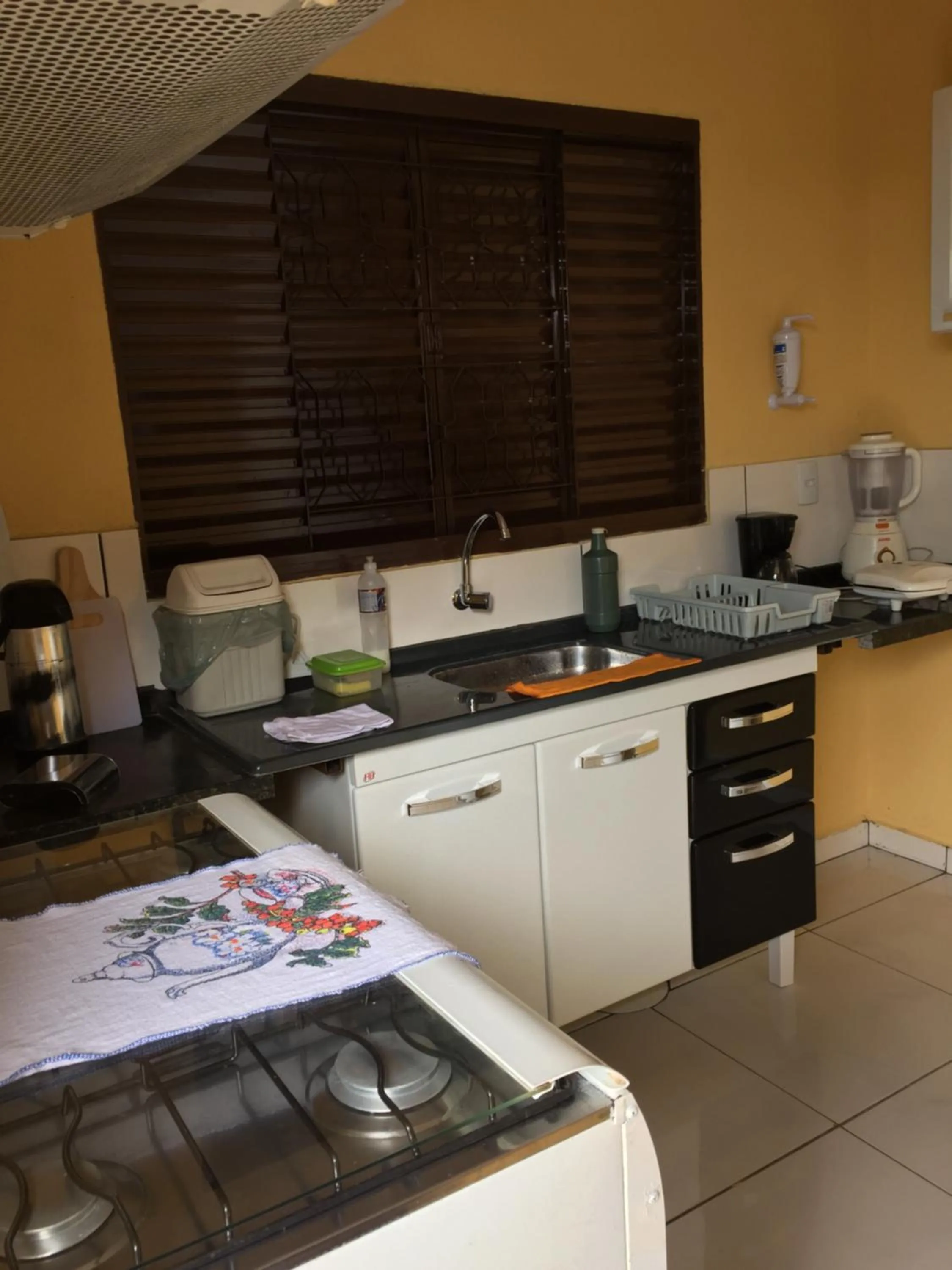 Communal kitchen in Pousada Recanto das Pedras São Leopoldo