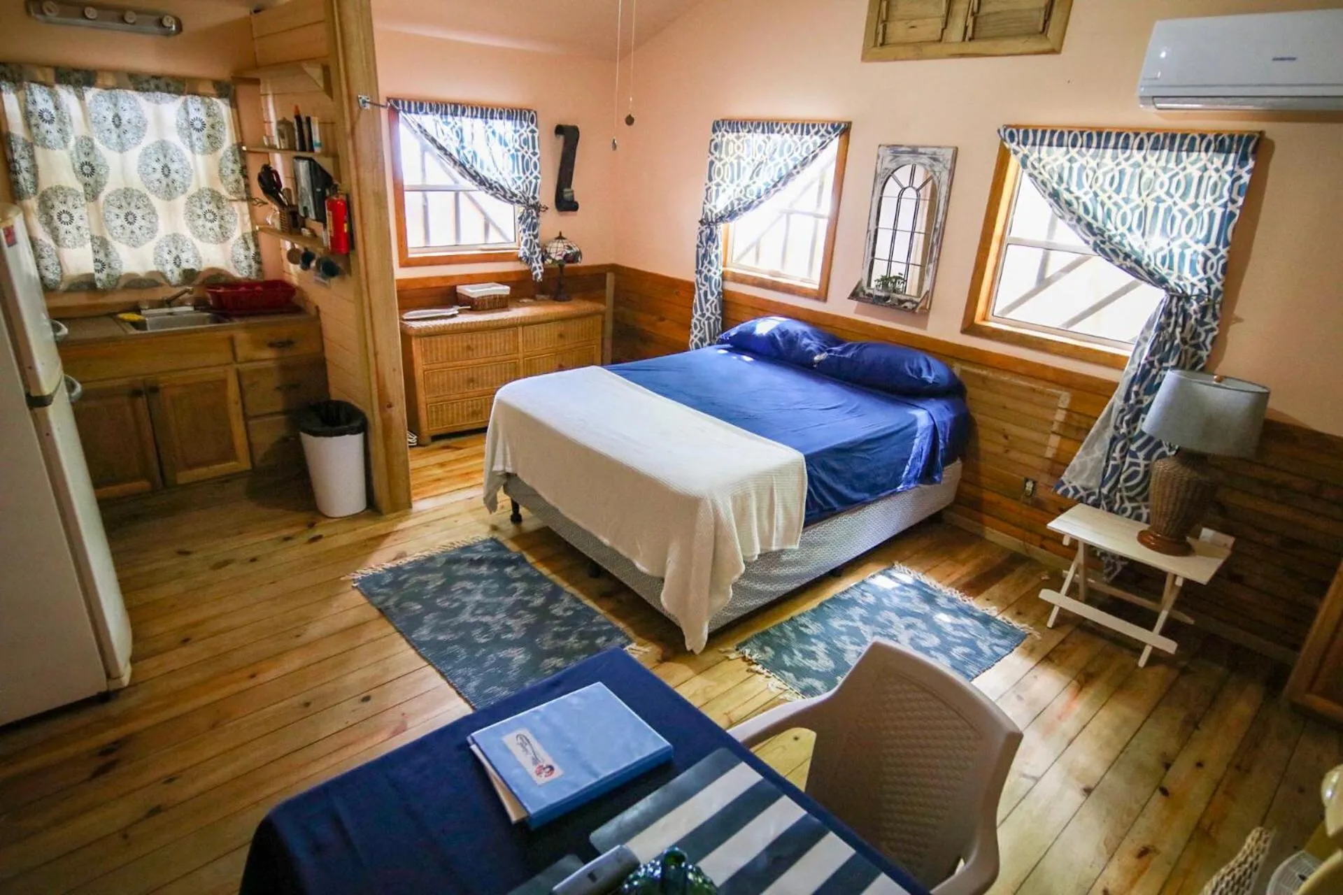 Blue Island Divers Casita Azul