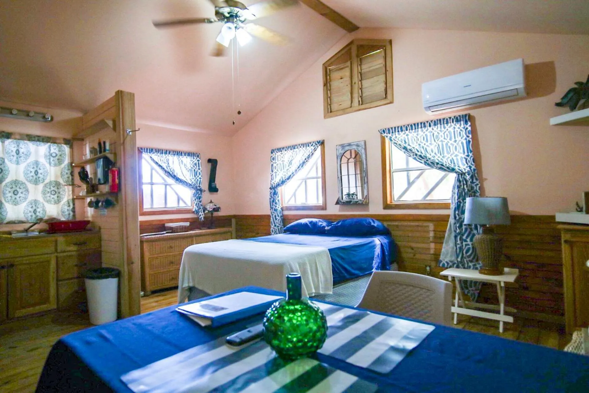 Blue Island Divers Casita Azul