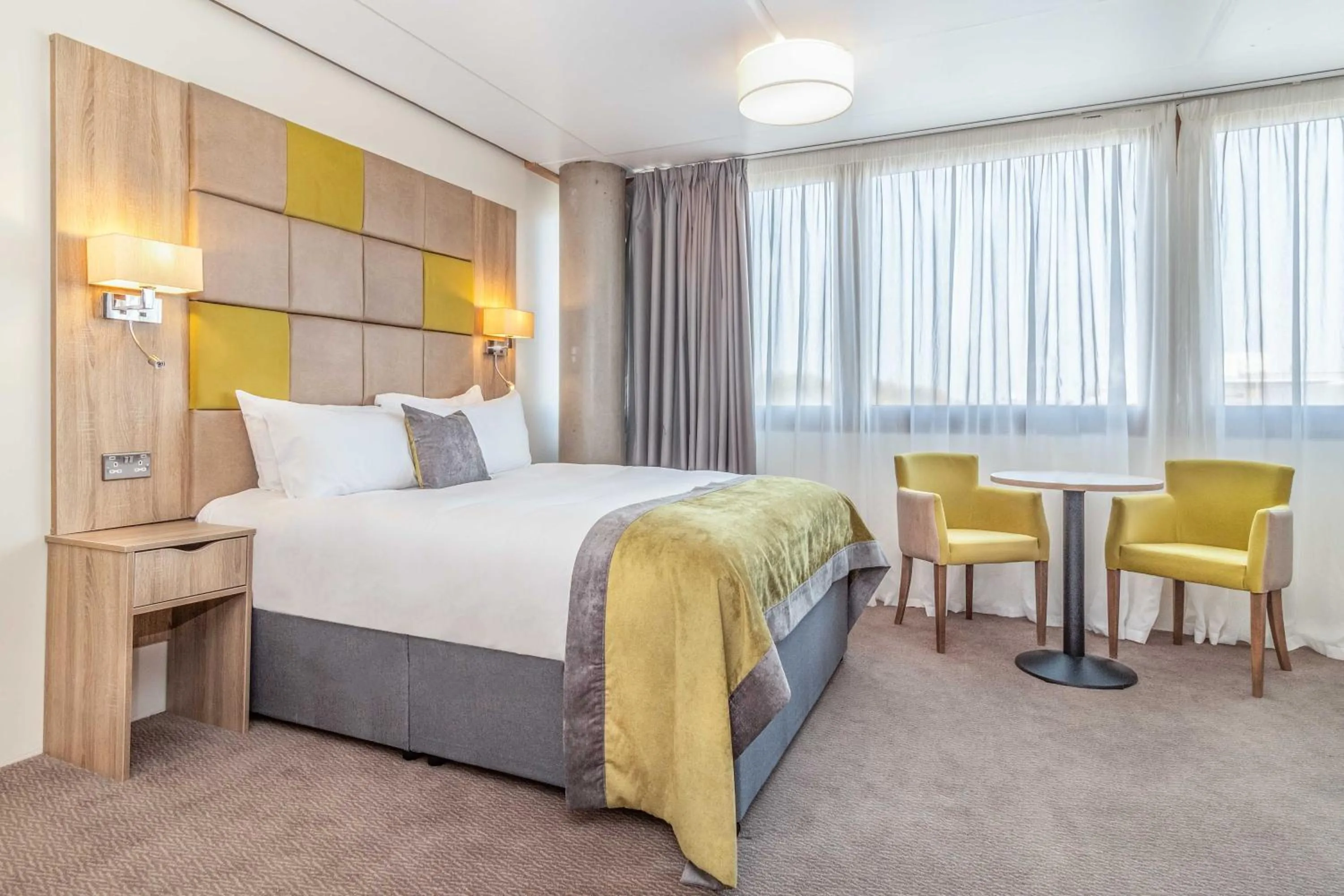 Bedroom, Bed in The Jubilee Hotel