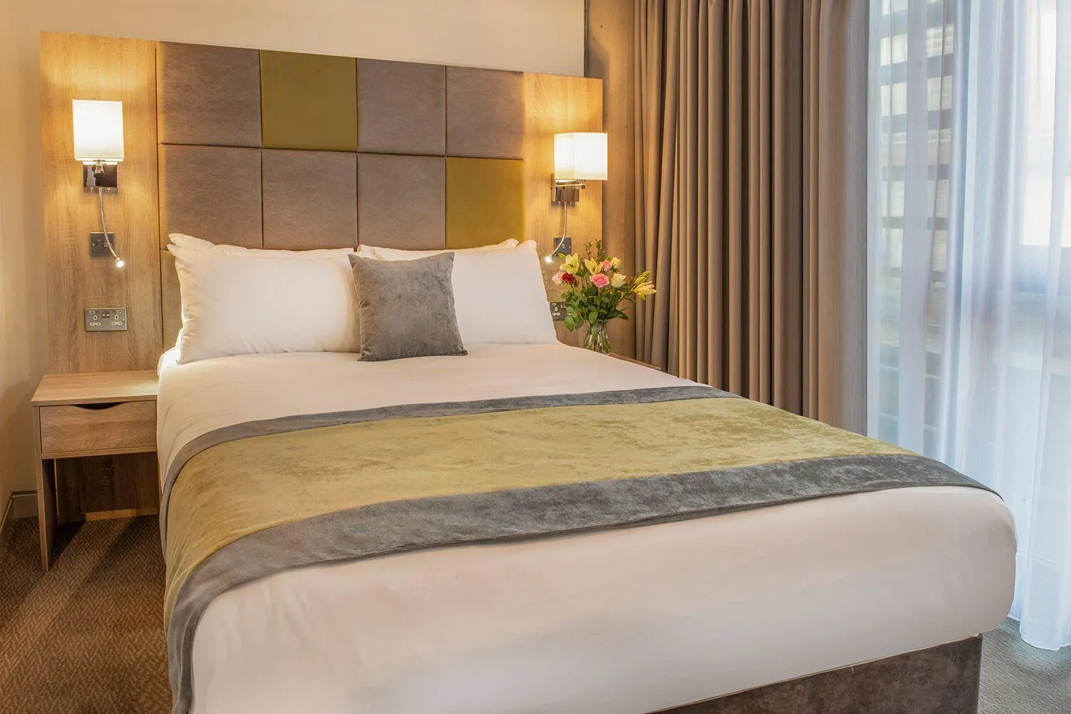 Bedroom, Bed in The Jubilee Hotel