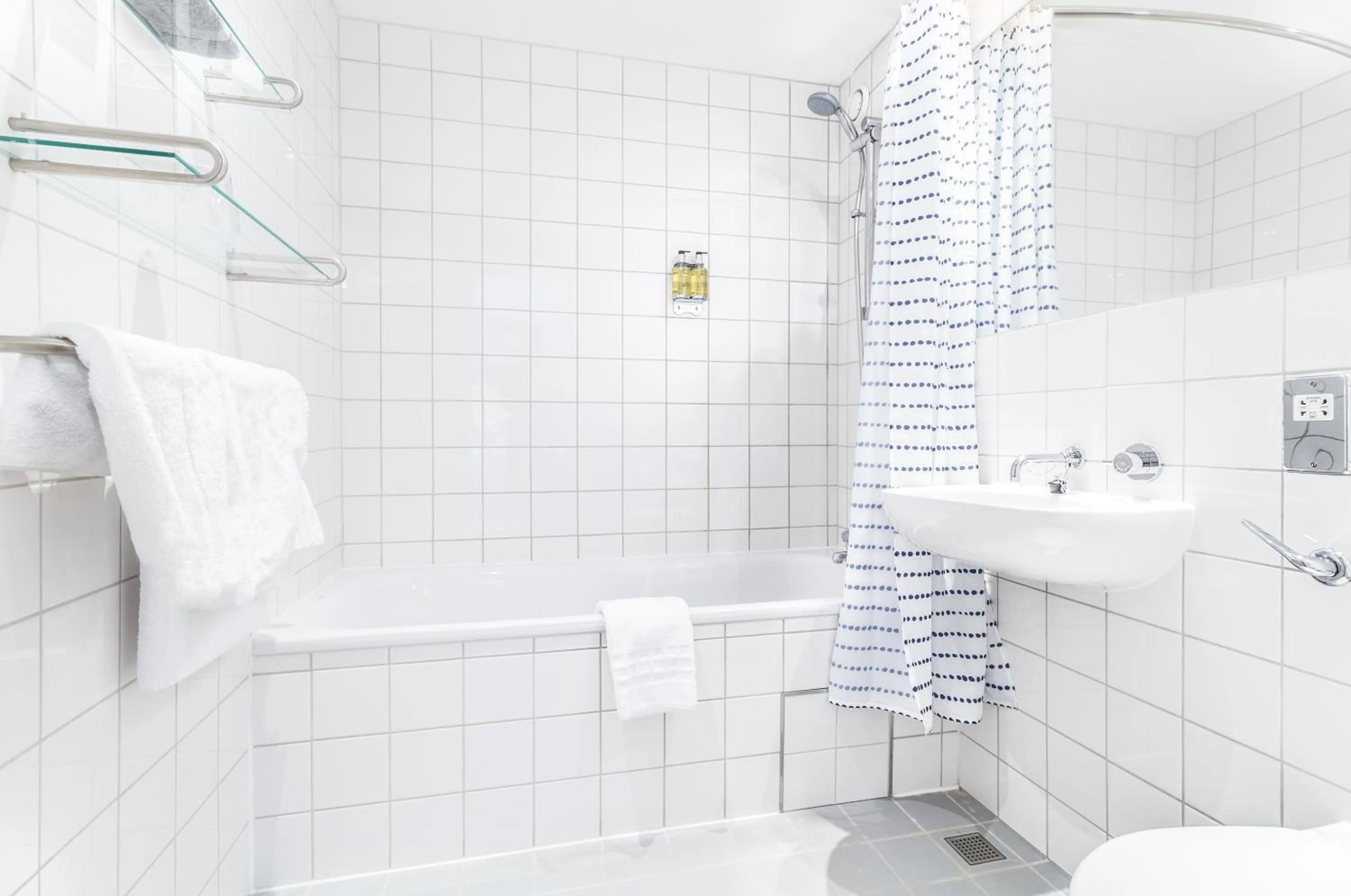 Bathroom in The Jubilee Hotel