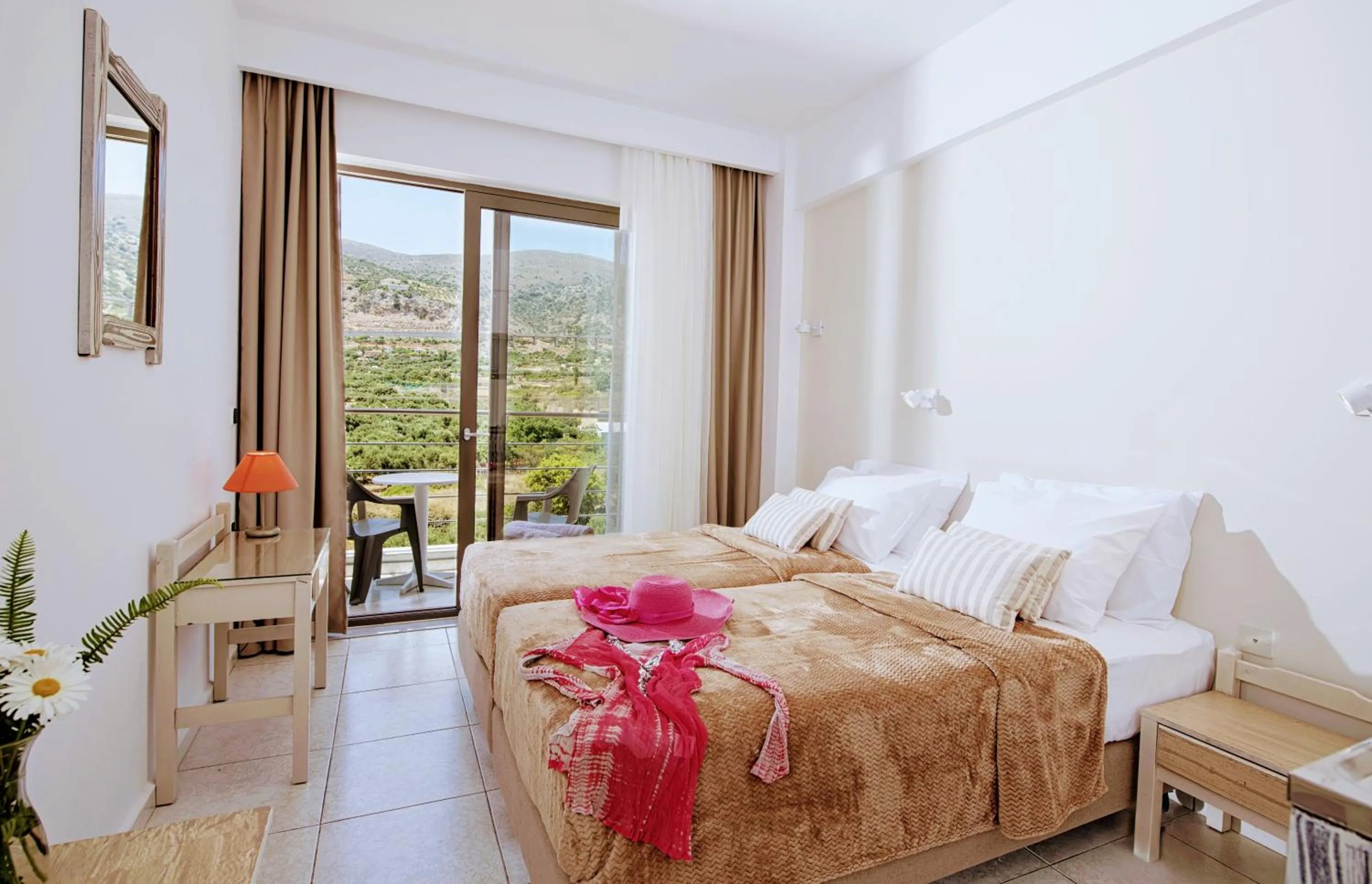 Bedroom, Bed in Hermes Hotel