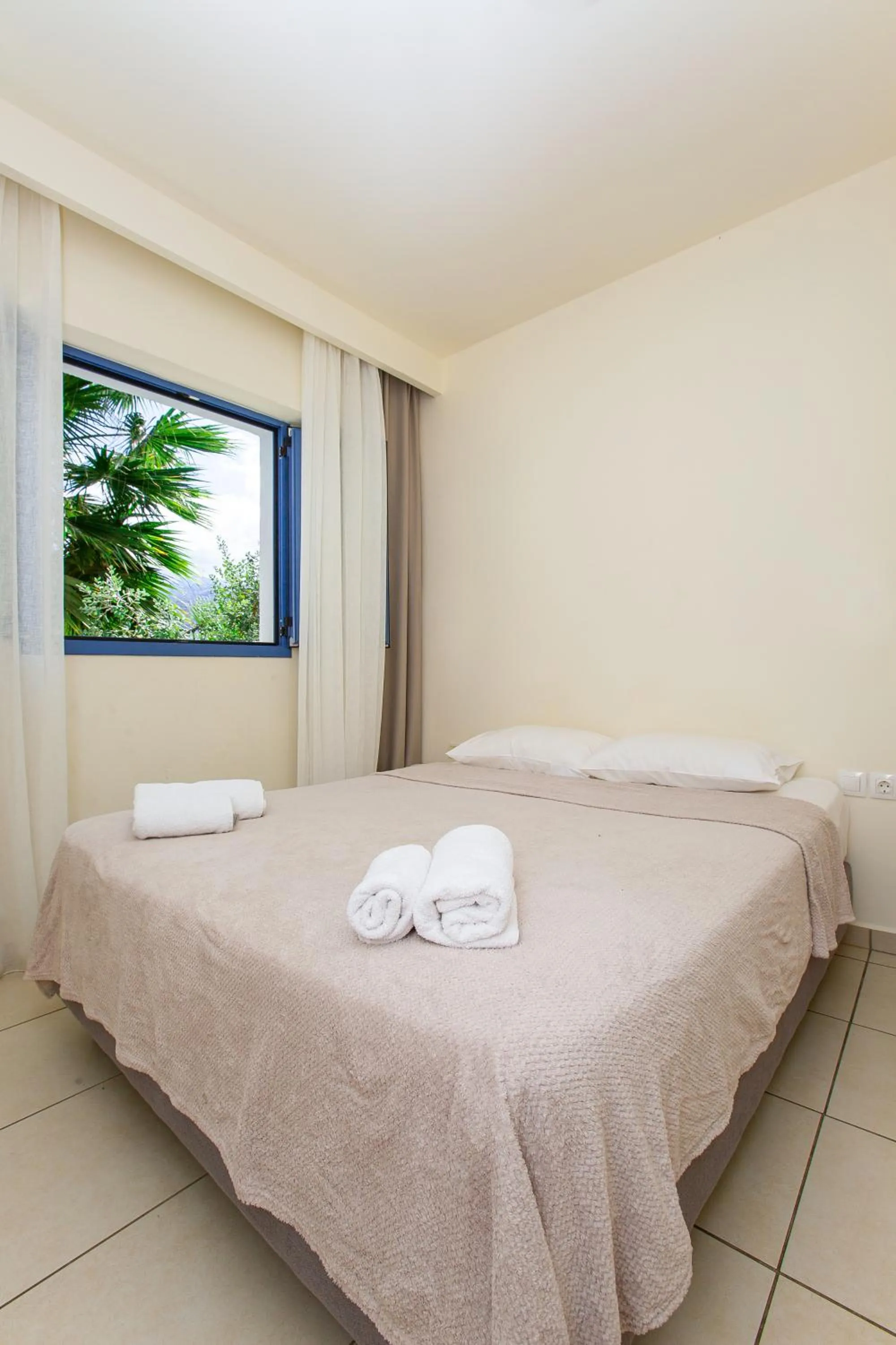 Bedroom, Bed in Hermes Hotel