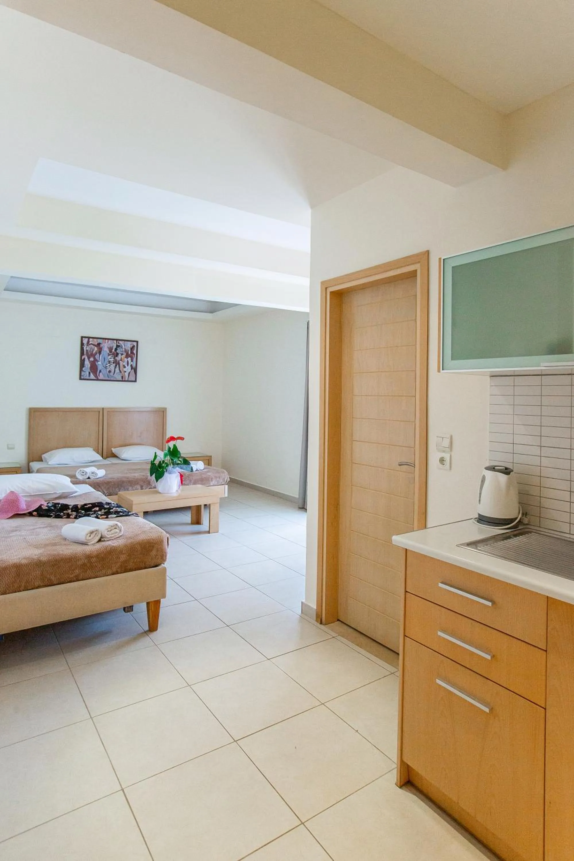 Kitchen or kitchenette, Bed in Hermes Hotel