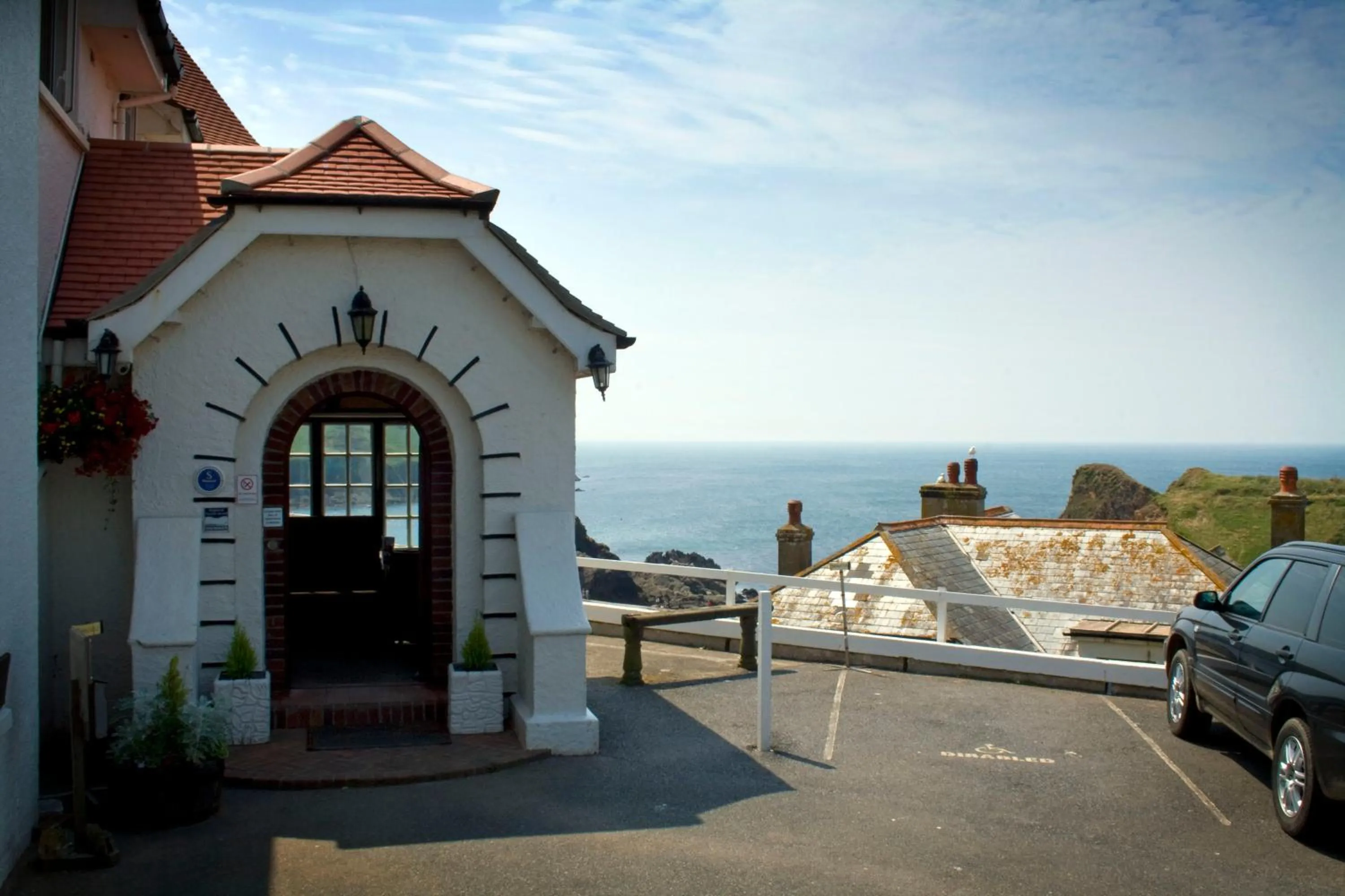 Facade/entrance in The Cottage Hotel
