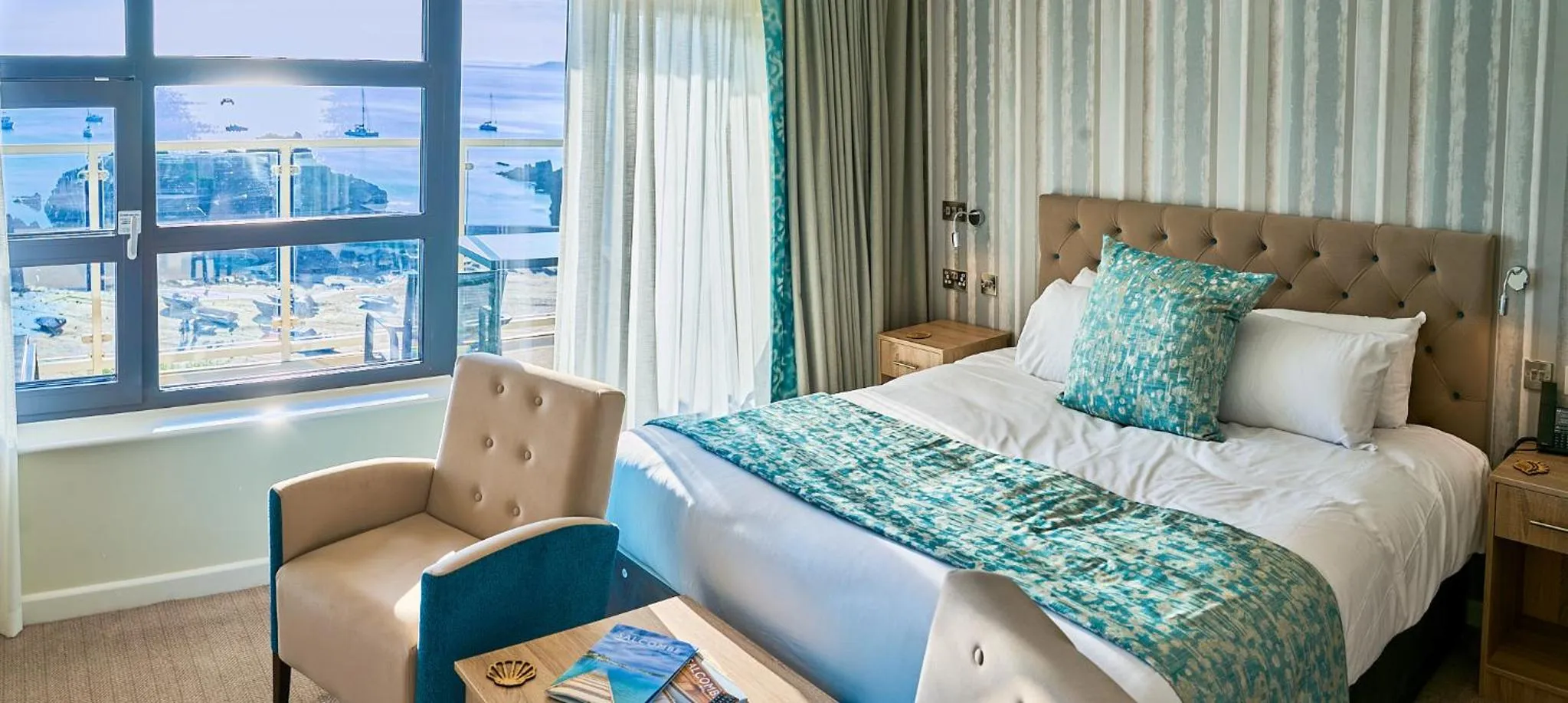 Bedroom, Bed in The Cottage Hotel