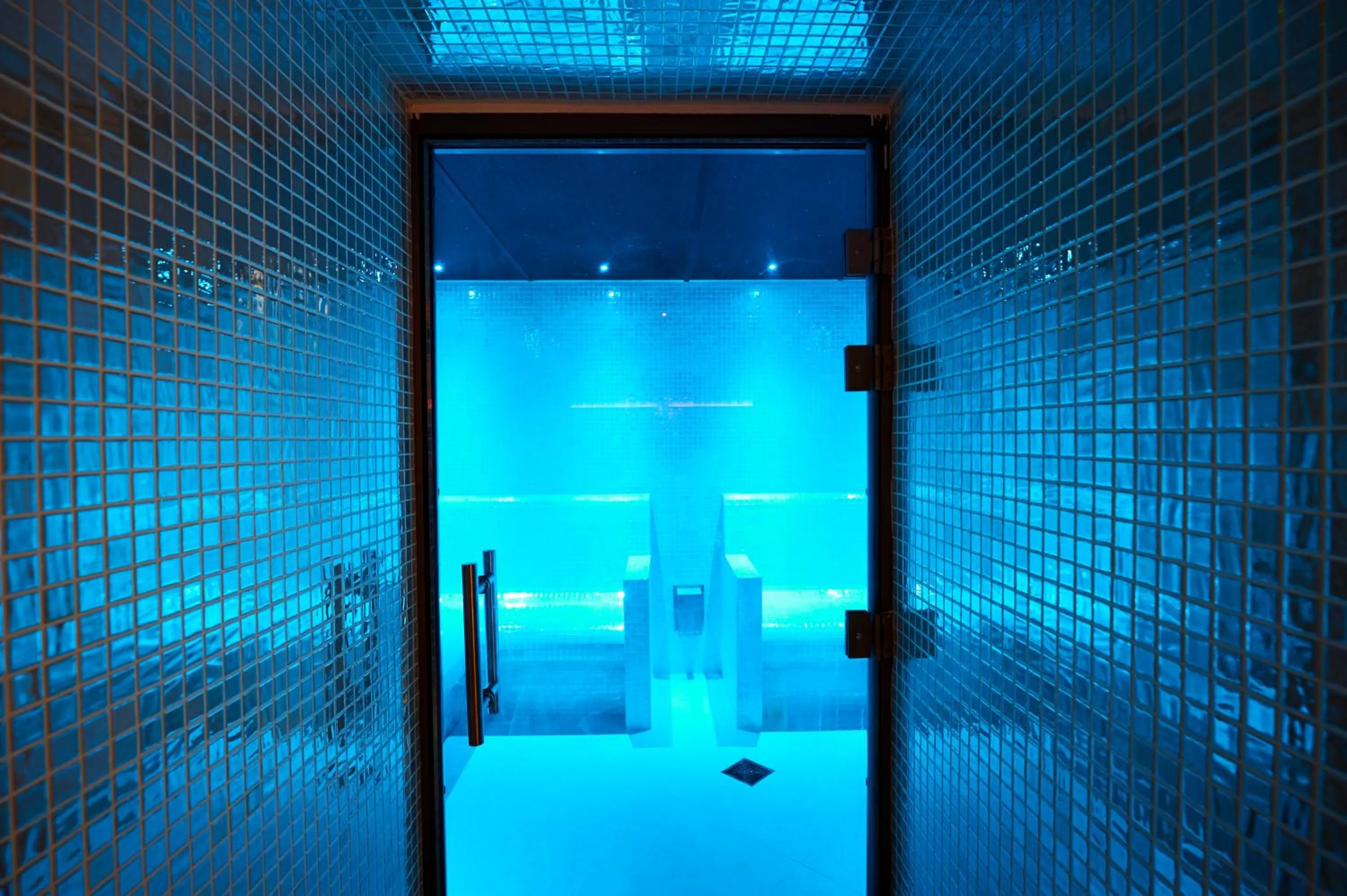 Steam room in Harbour Hotel & Spa Bristol