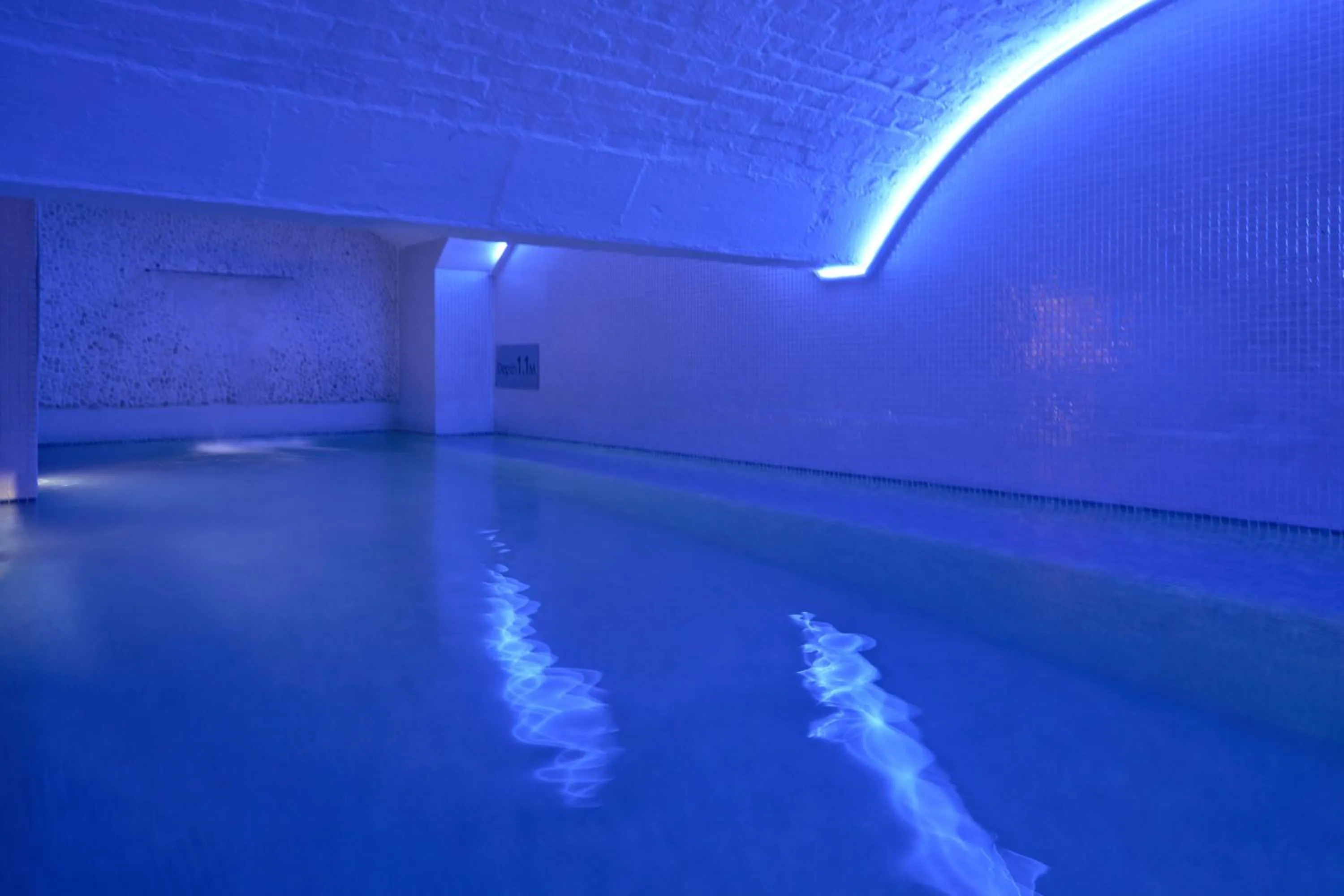 Swimming pool in Harbour Hotel & Spa Bristol