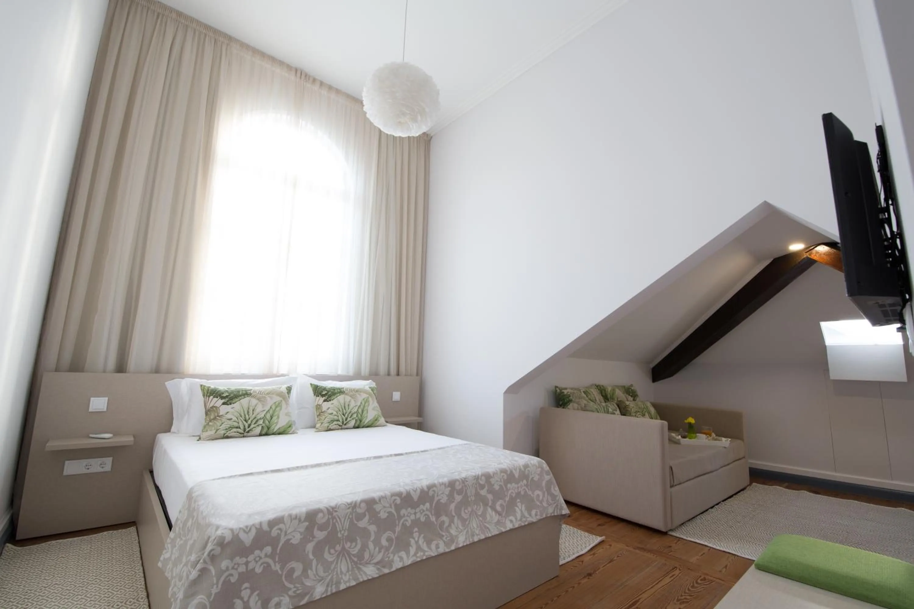 Bedroom, Bed in Casa das Palmeiras Charming House - Azores 1901