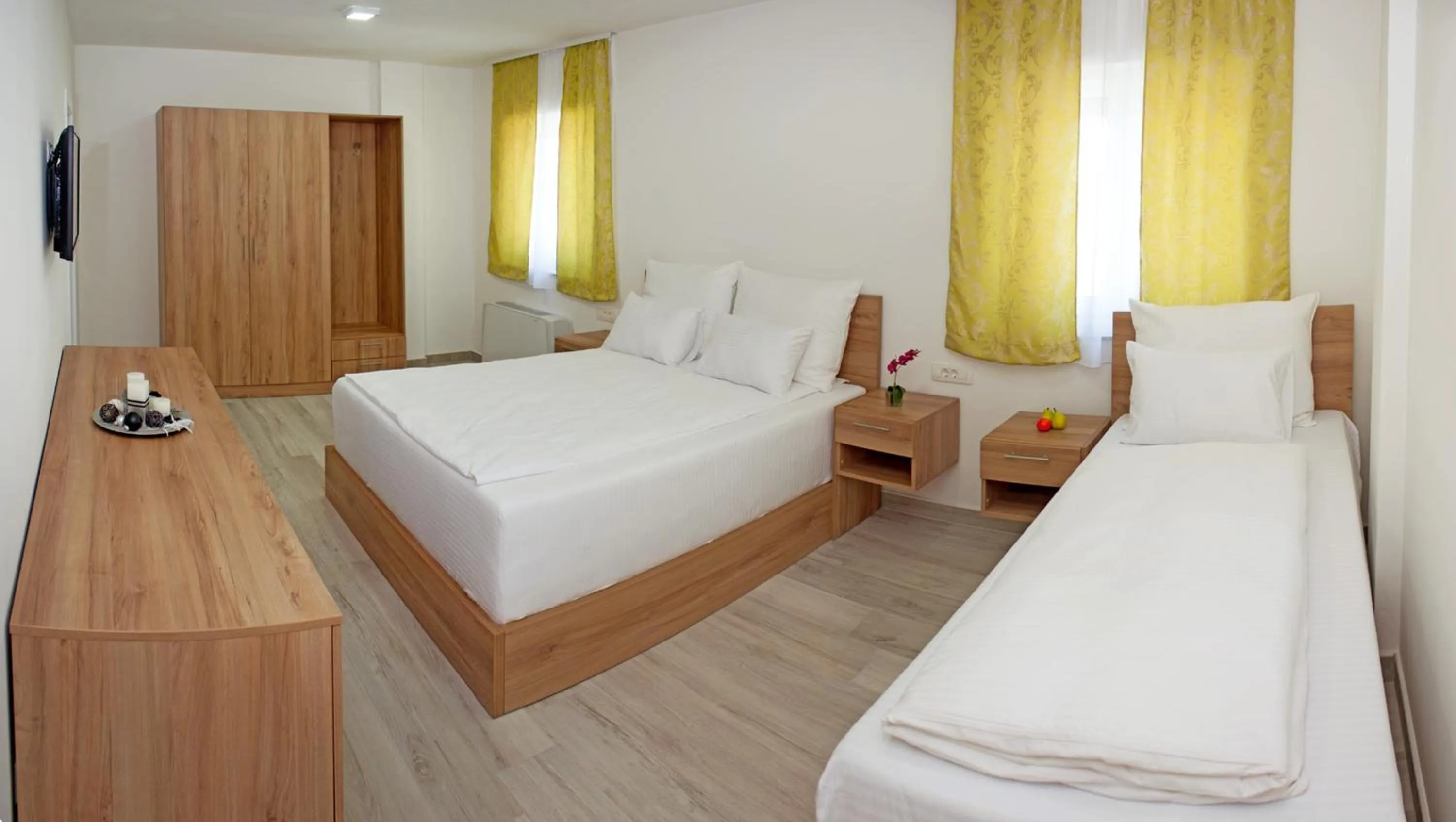 Photo of the whole room, Bed in Hotel Rekic