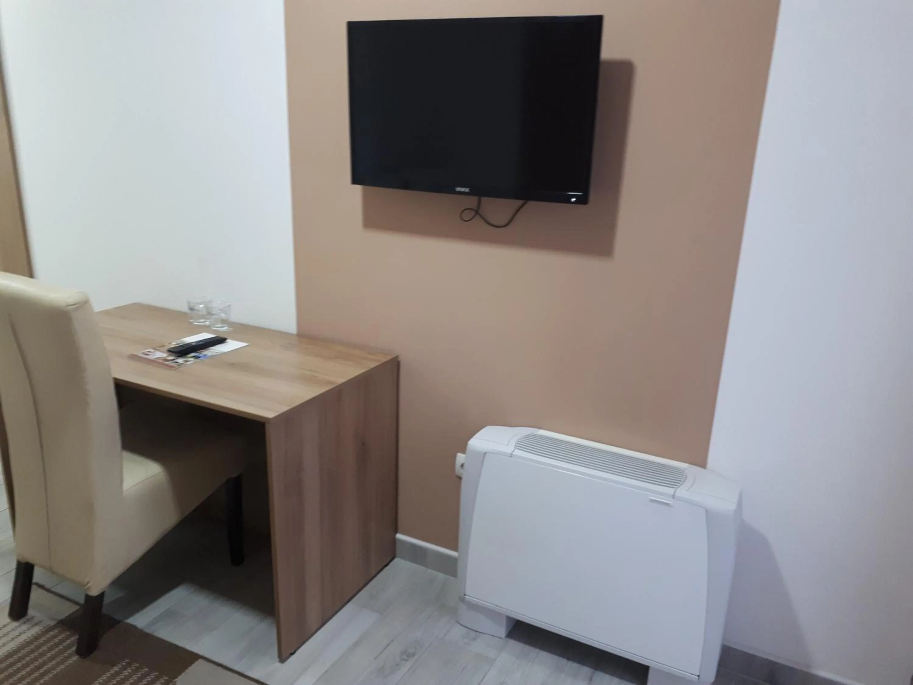 Photo of the whole room in Hotel Rekic