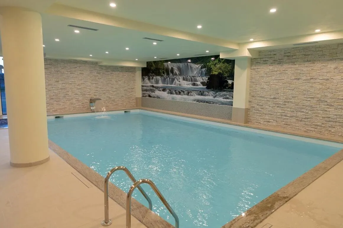 Swimming pool in Hotel Rekic