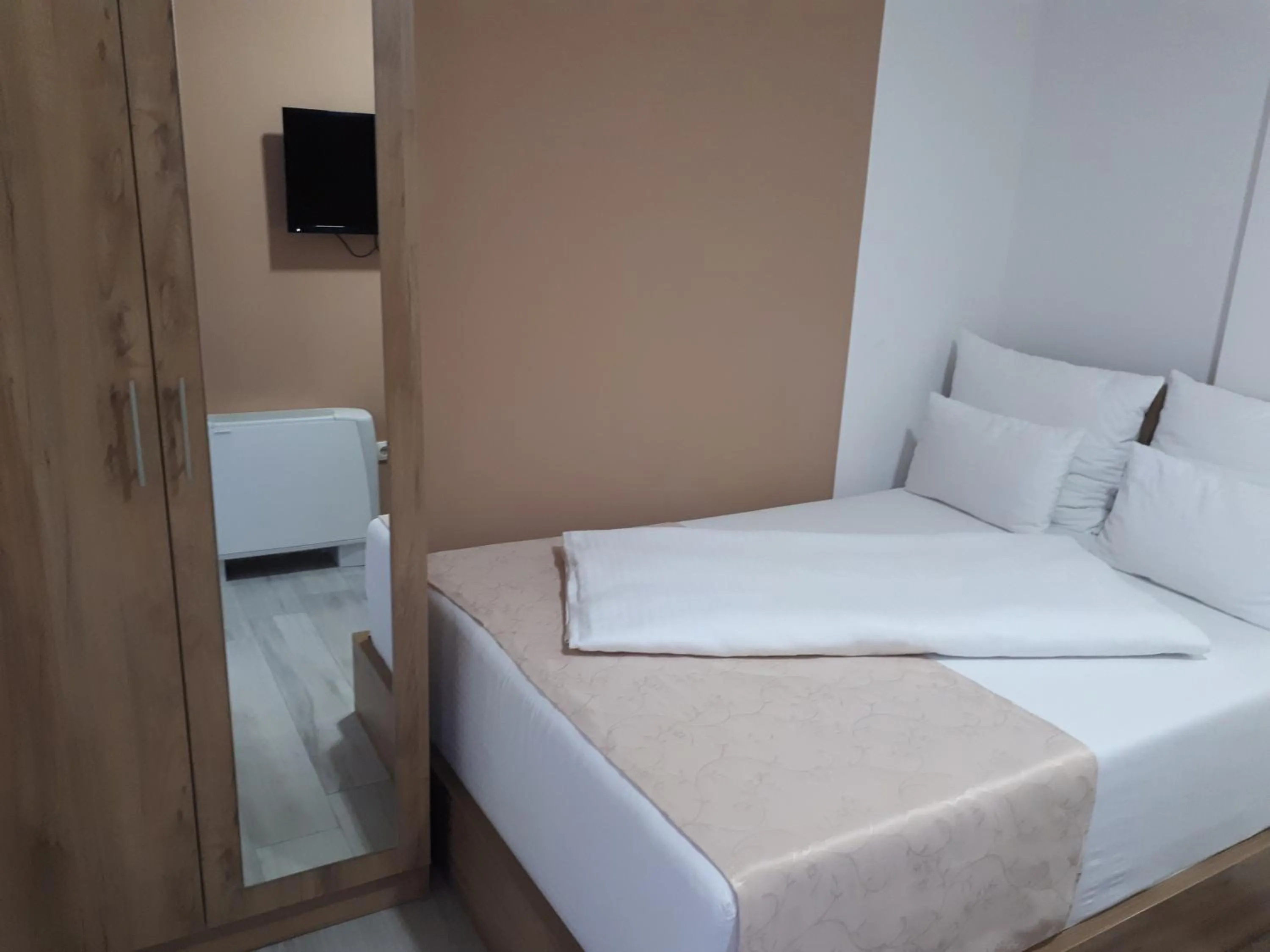 Photo of the whole room, Bed in Hotel Rekic