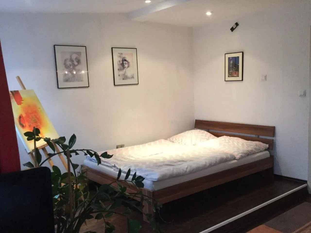 Bed in Studio - HH Airport