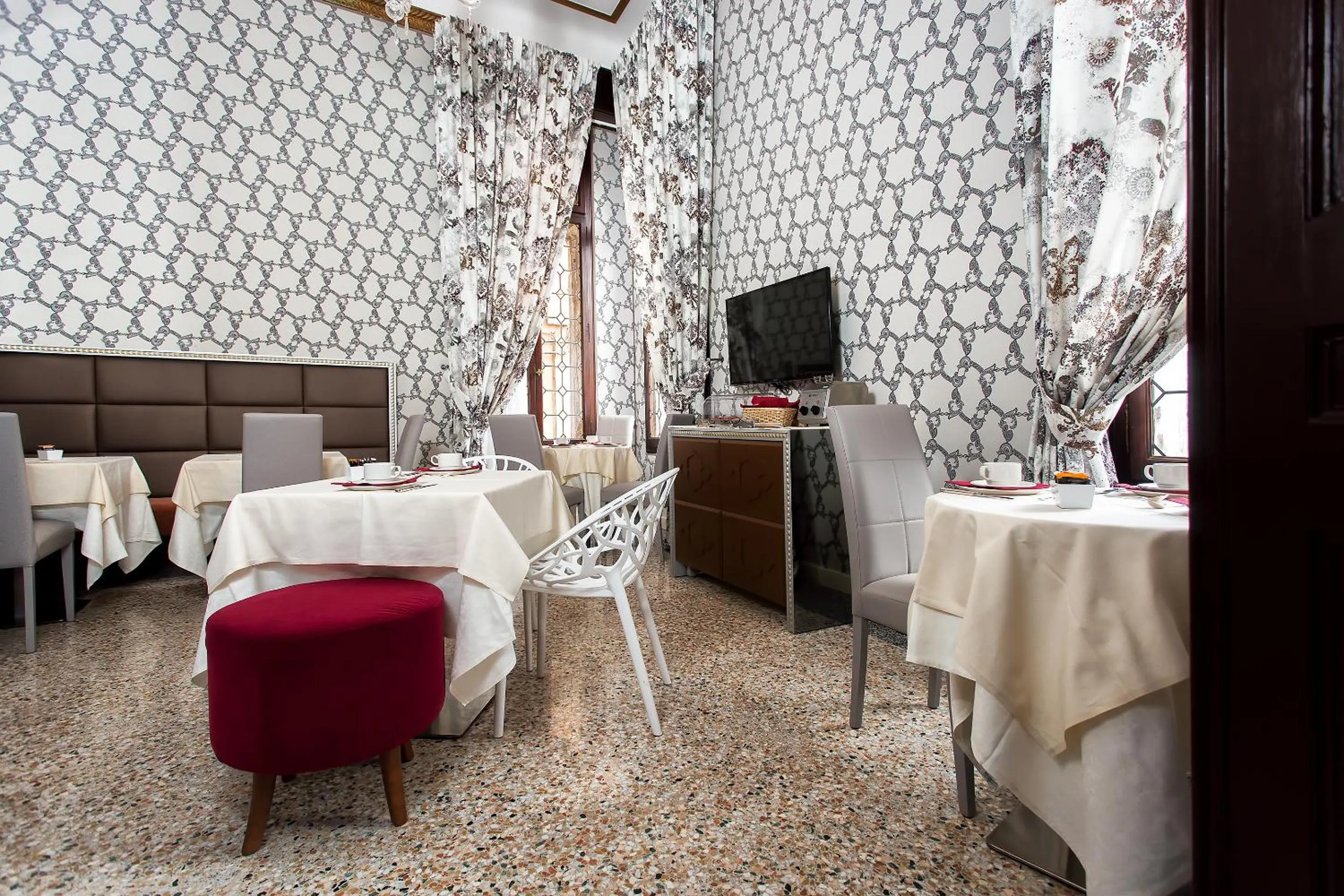 Restaurant/places to eat in Hotel Ca' Nobile Corner