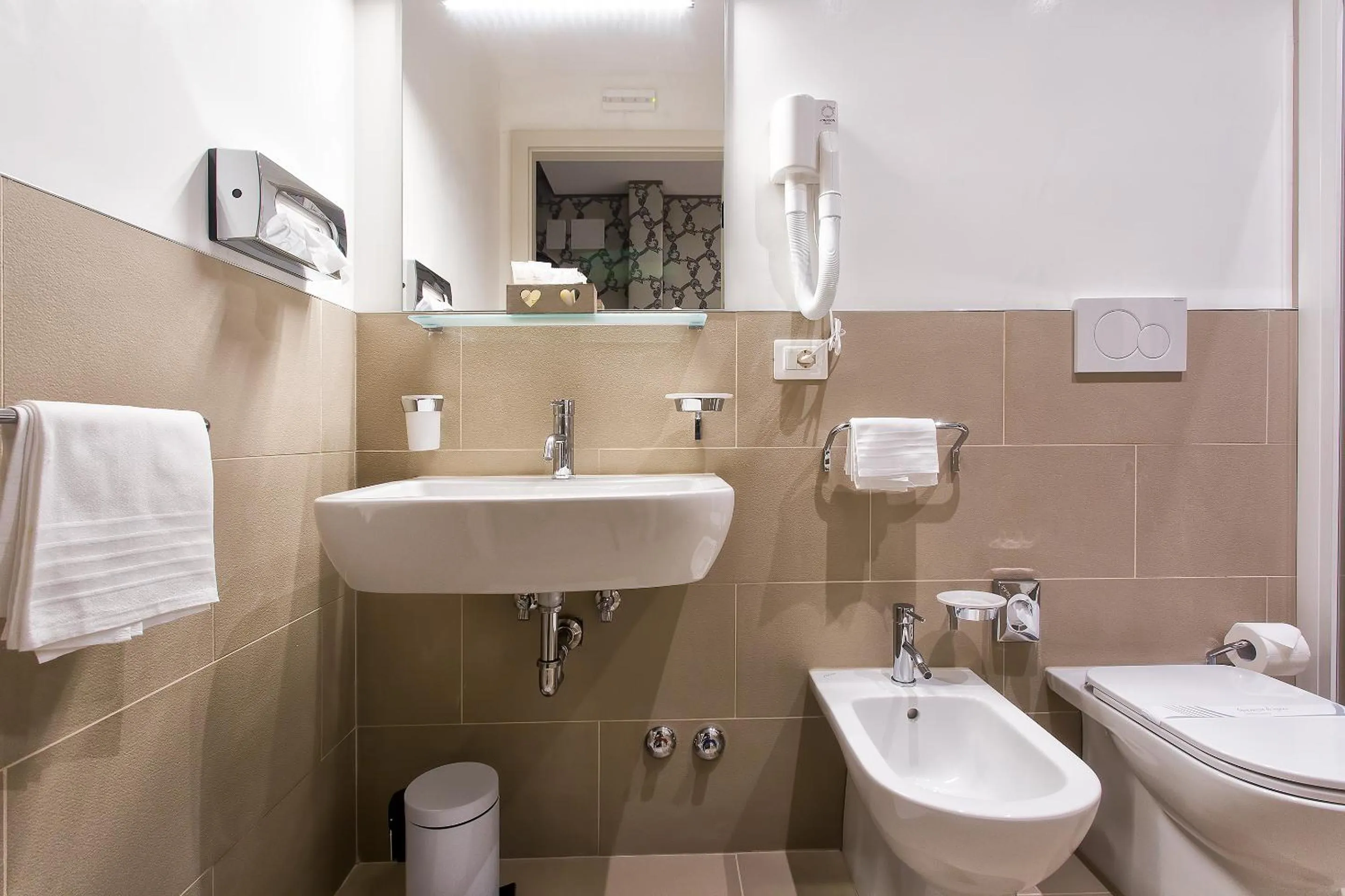 Bathroom in Hotel Ca' Nobile Corner