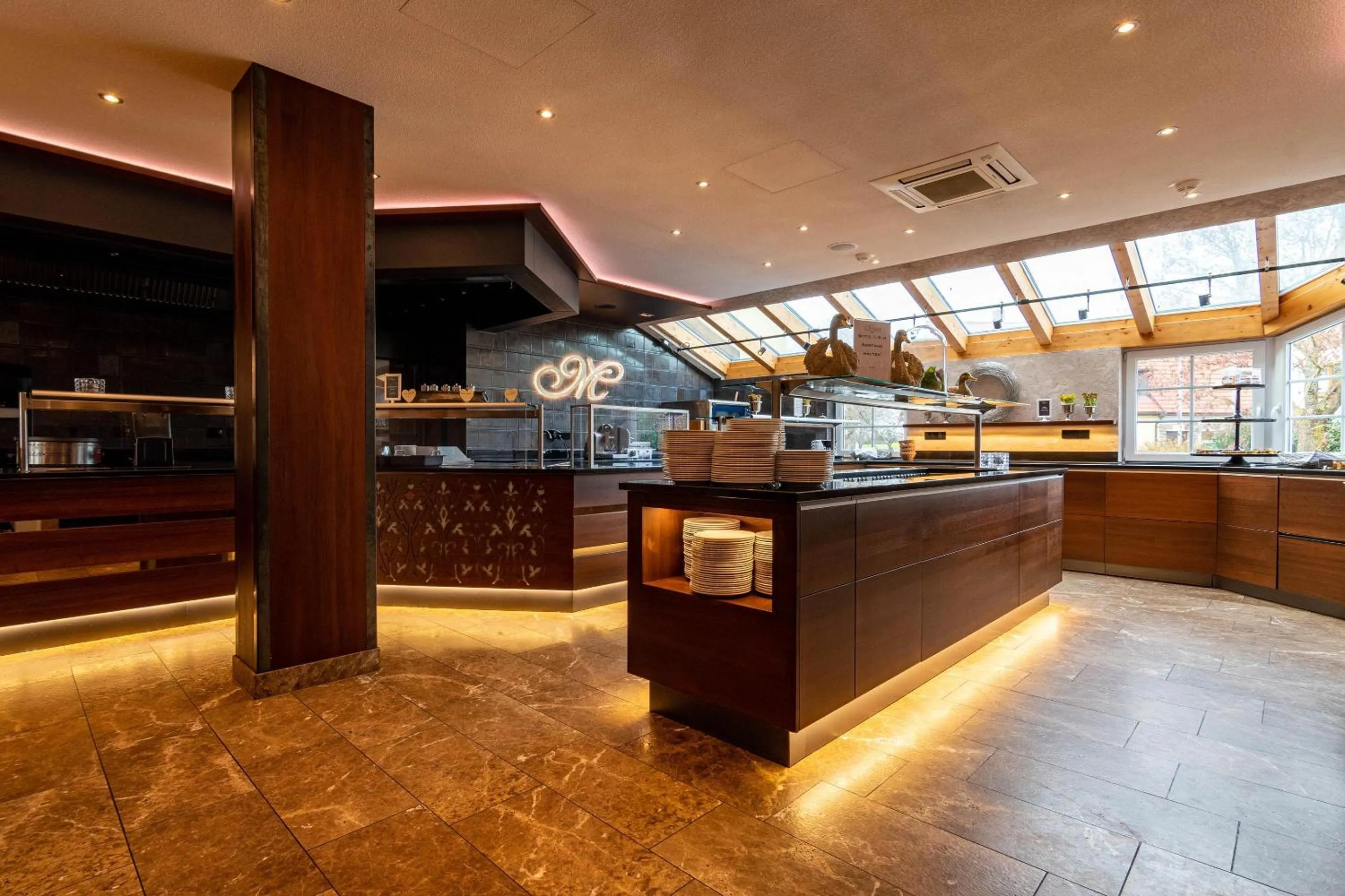 Buffet breakfast in Meiser Rosenstuben Hotel