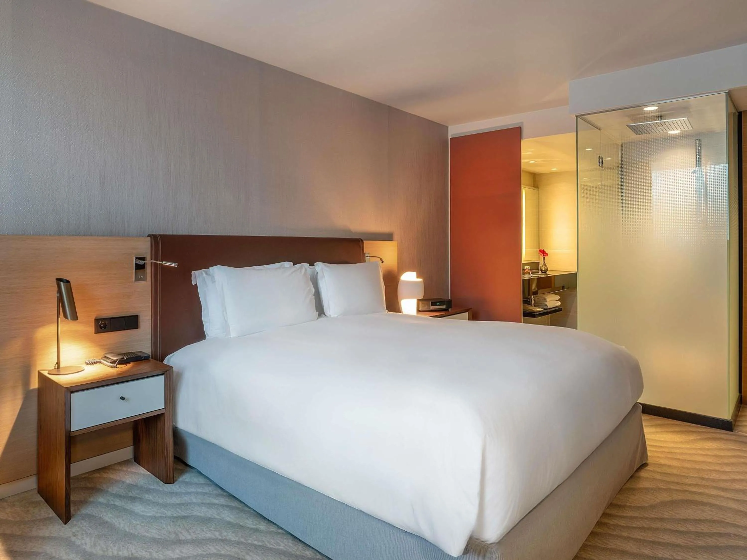 Bedroom, Bed in Sofitel Luxembourg Le Grand Ducal