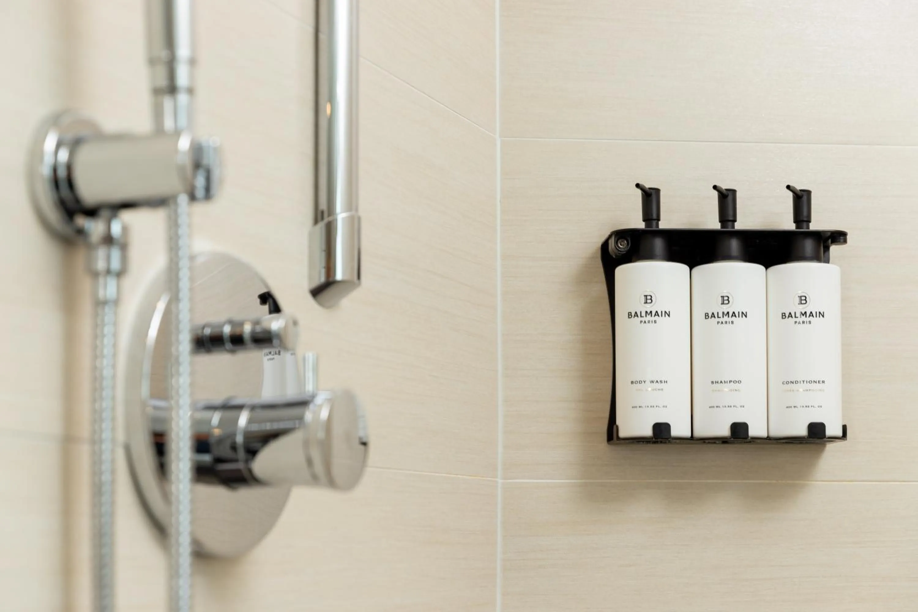 Shower in Sofitel Luxembourg Le Grand Ducal