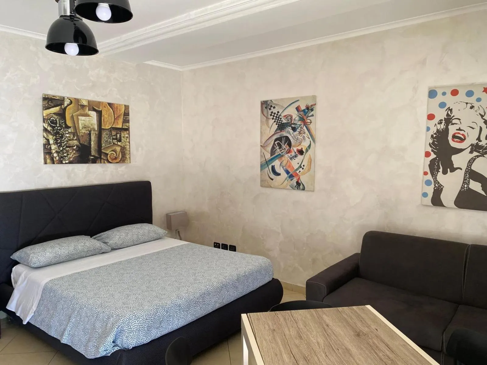 Bed in Castiglione Residence