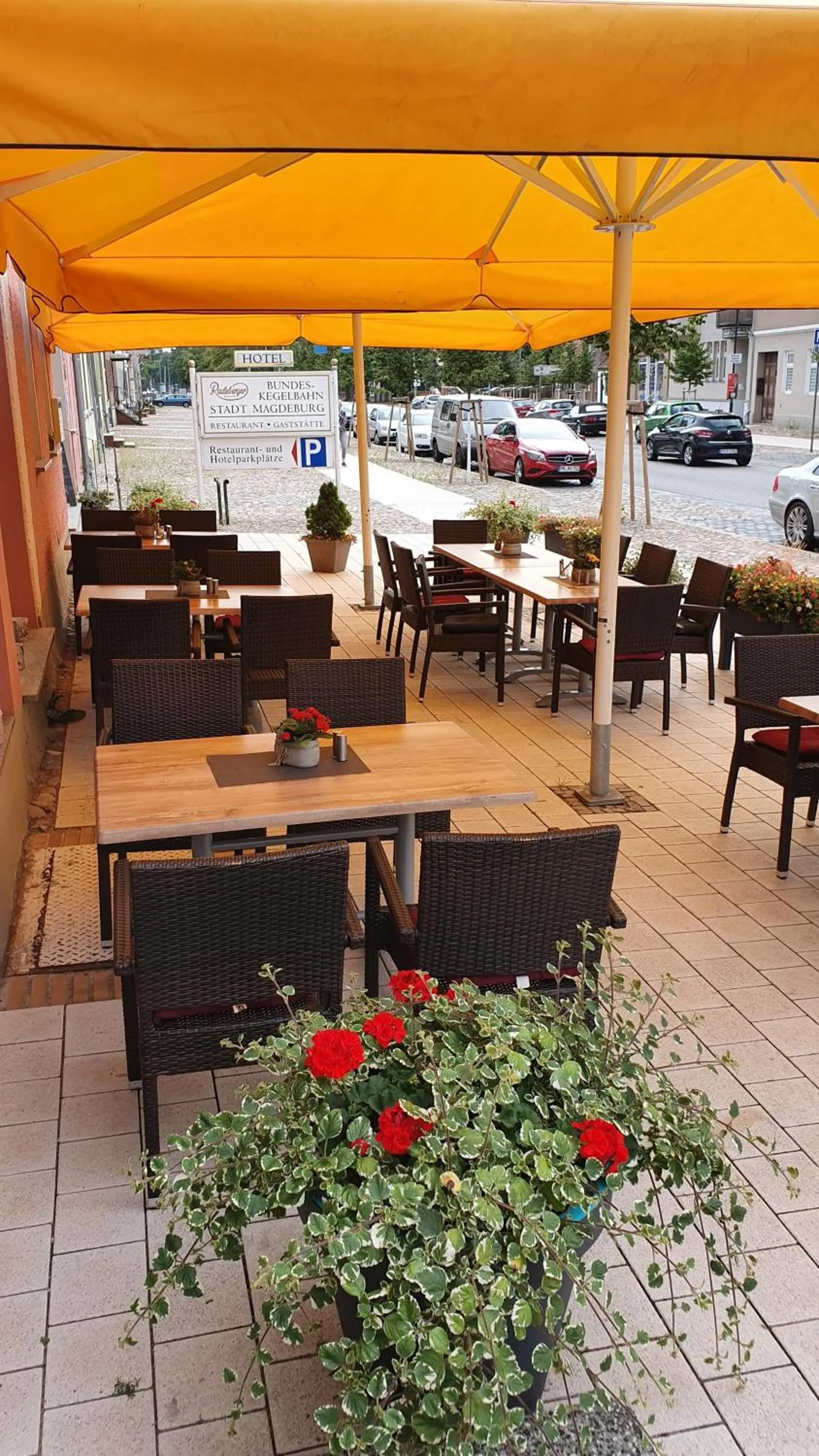 Restaurant/places to eat in Hotel Stadt Magdeburg