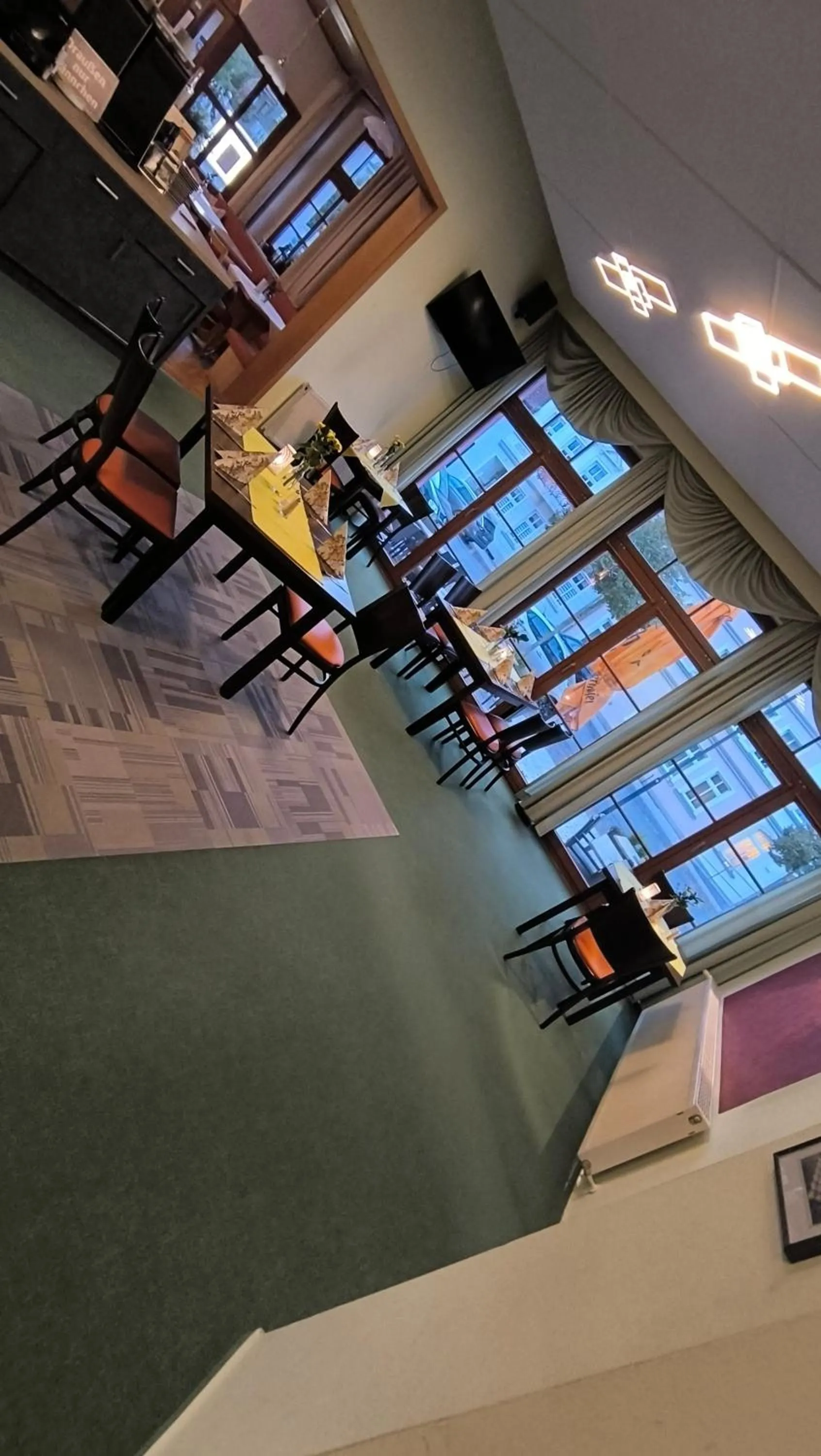 Restaurant/places to eat in Hotel Stadt Magdeburg