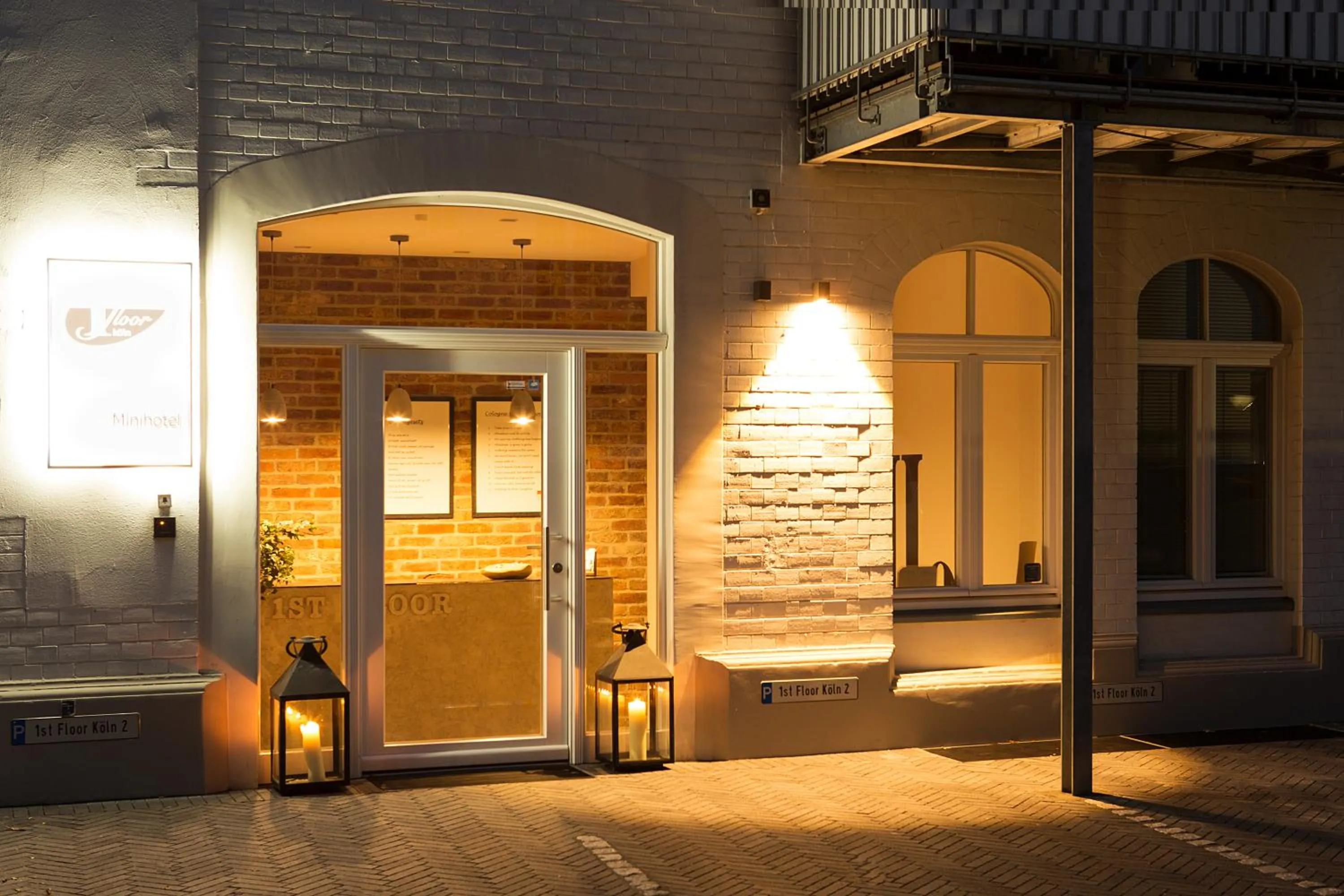 Property building in 1st Floor Köln 2