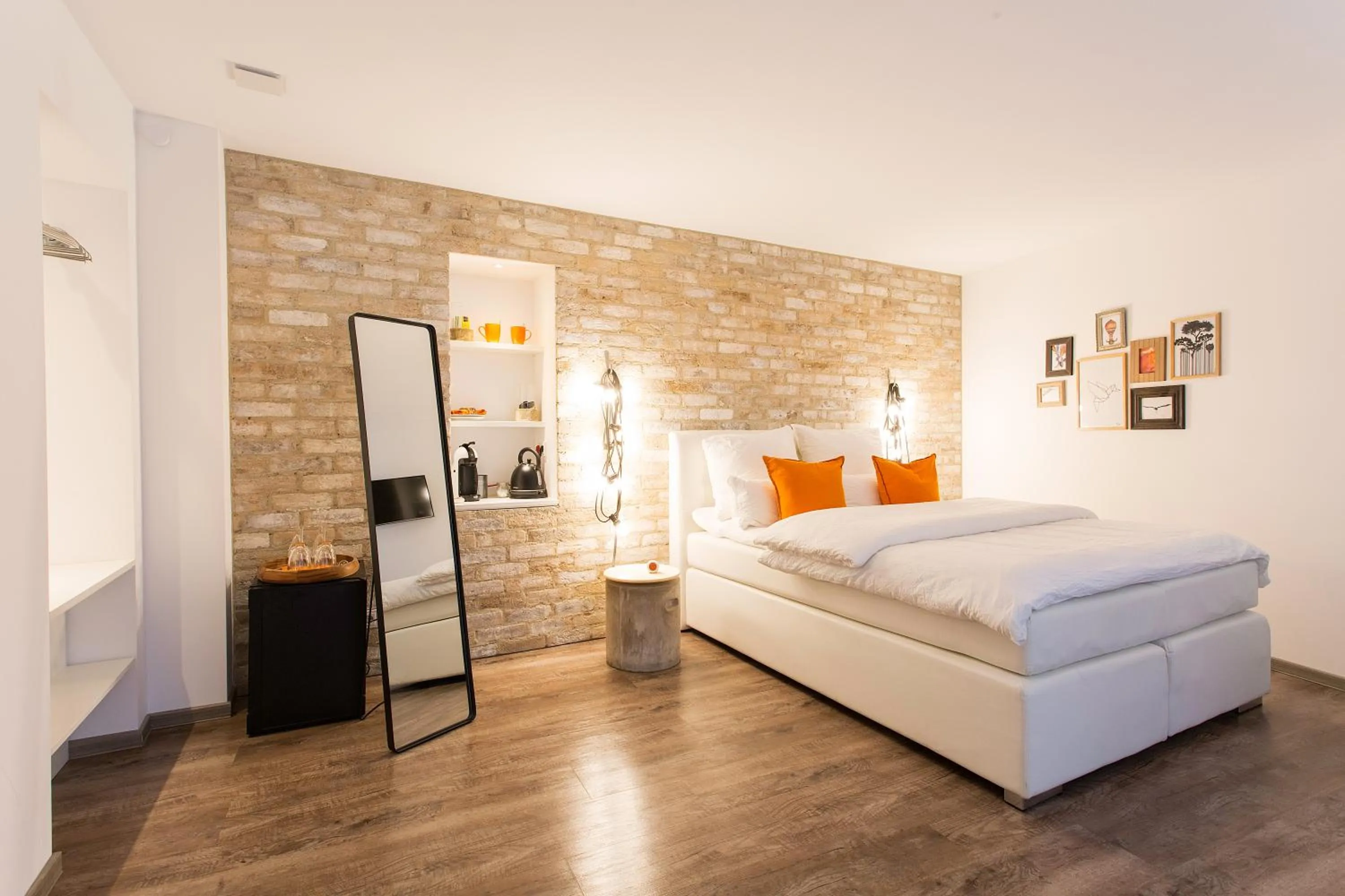 Bed in 1st Floor Köln 2