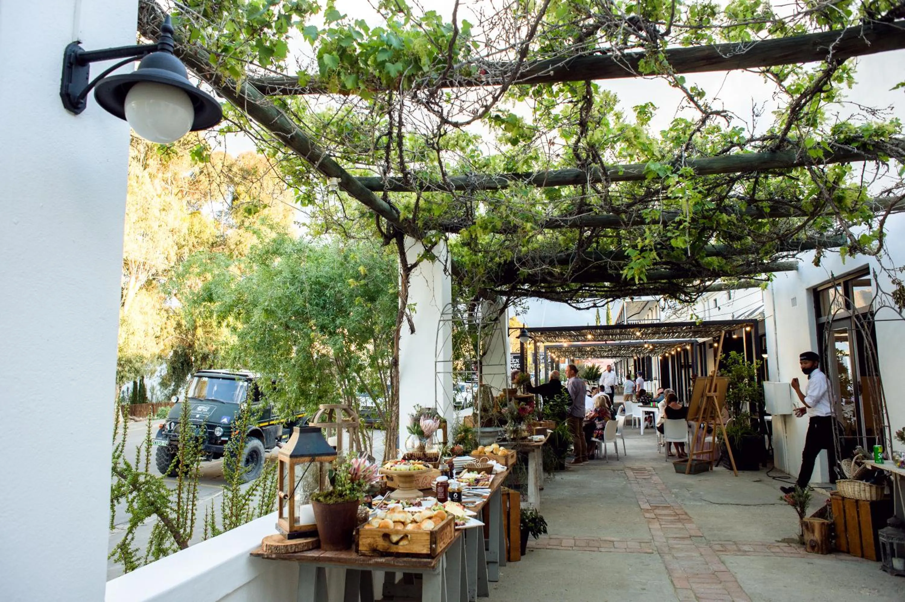 Restaurant/places to eat in Mont d'Or Swartberg Hotel