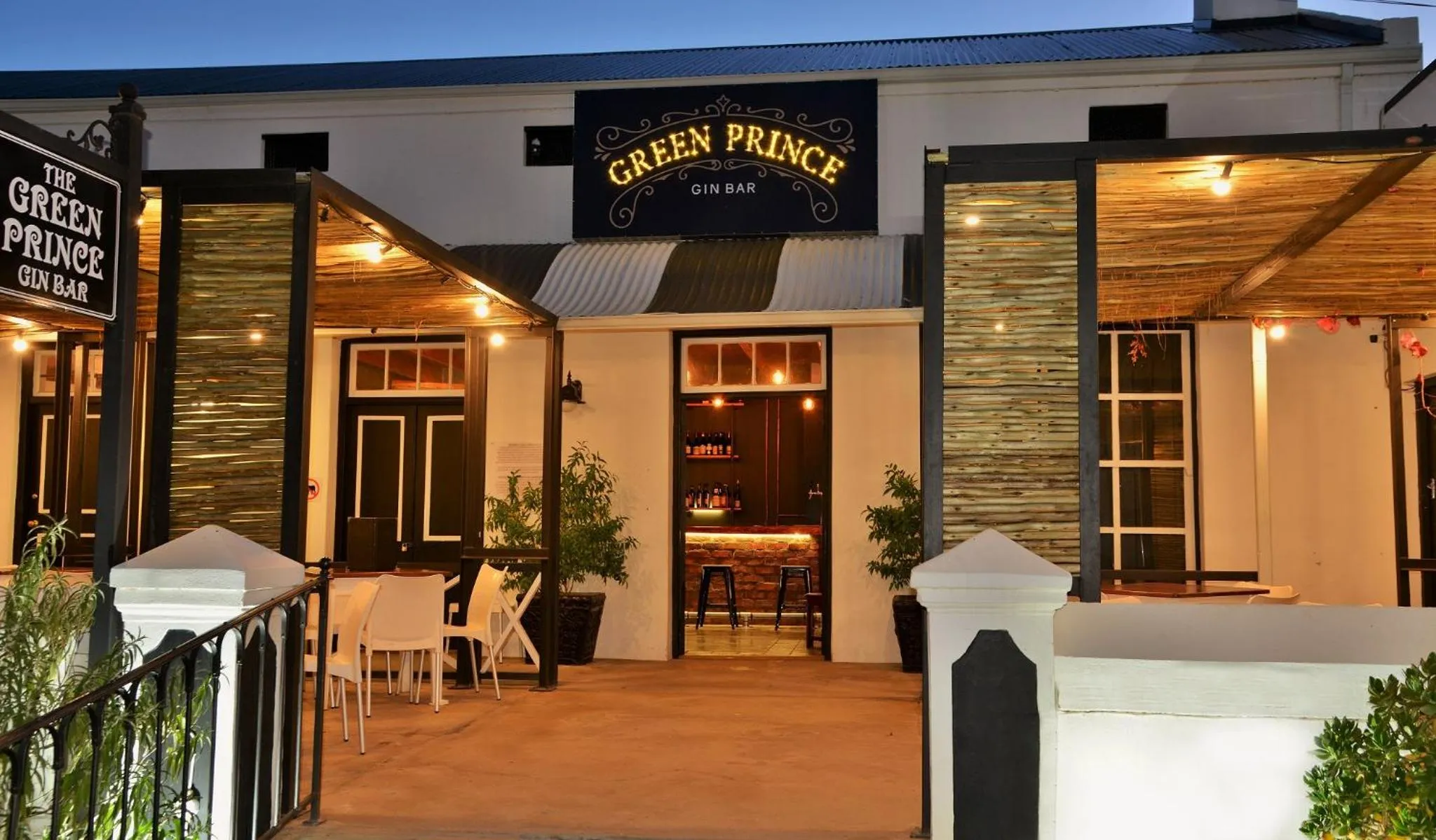 Restaurant/places to eat in Mont d'Or Swartberg Hotel