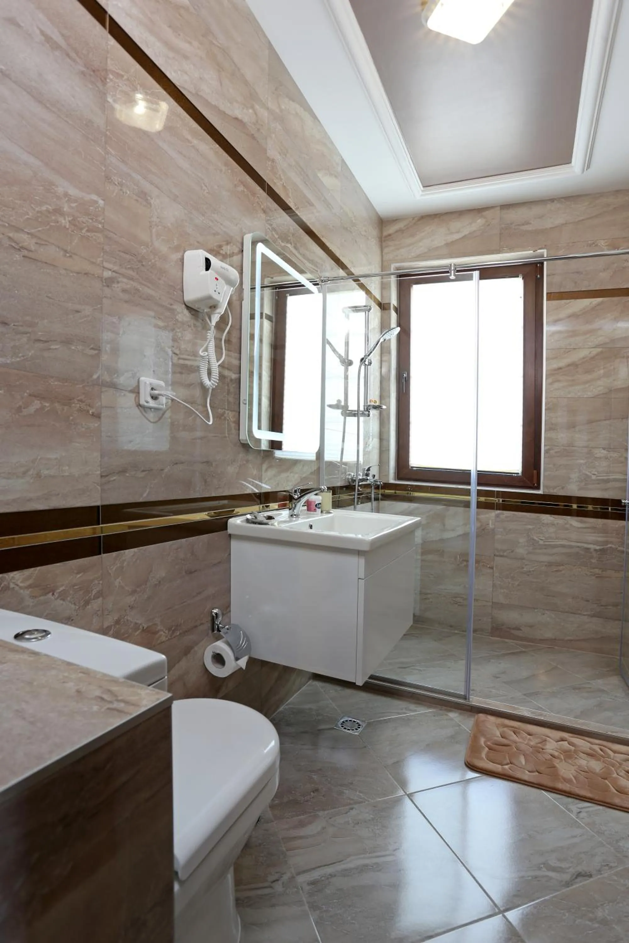 Restaurant/places to eat in Hotel Green Garden