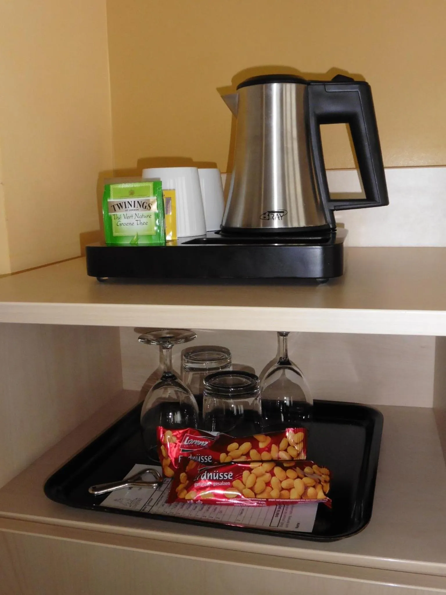 Coffee/tea facilities in Hotel Empire