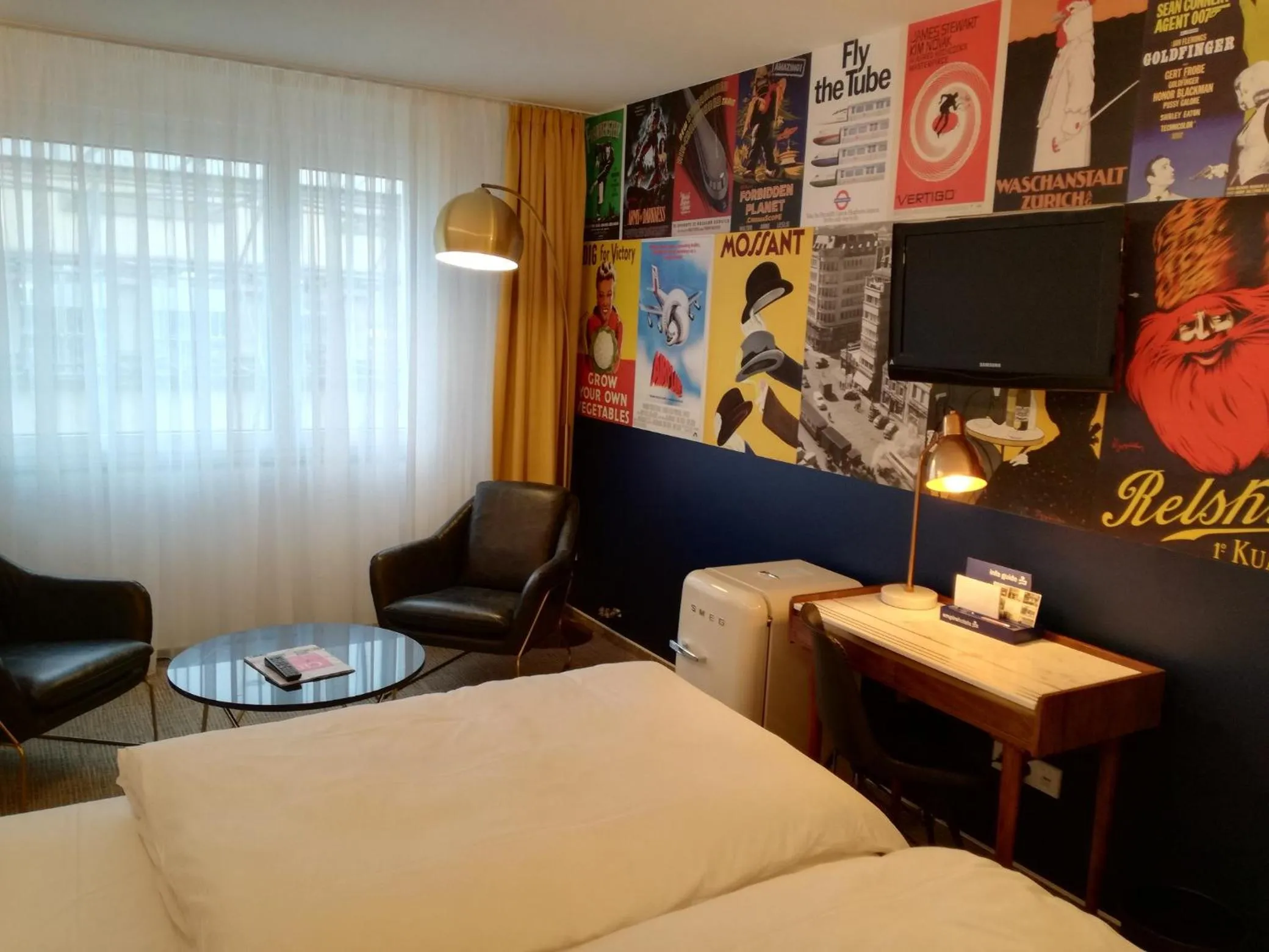 Living room, Bed in Hotel Empire