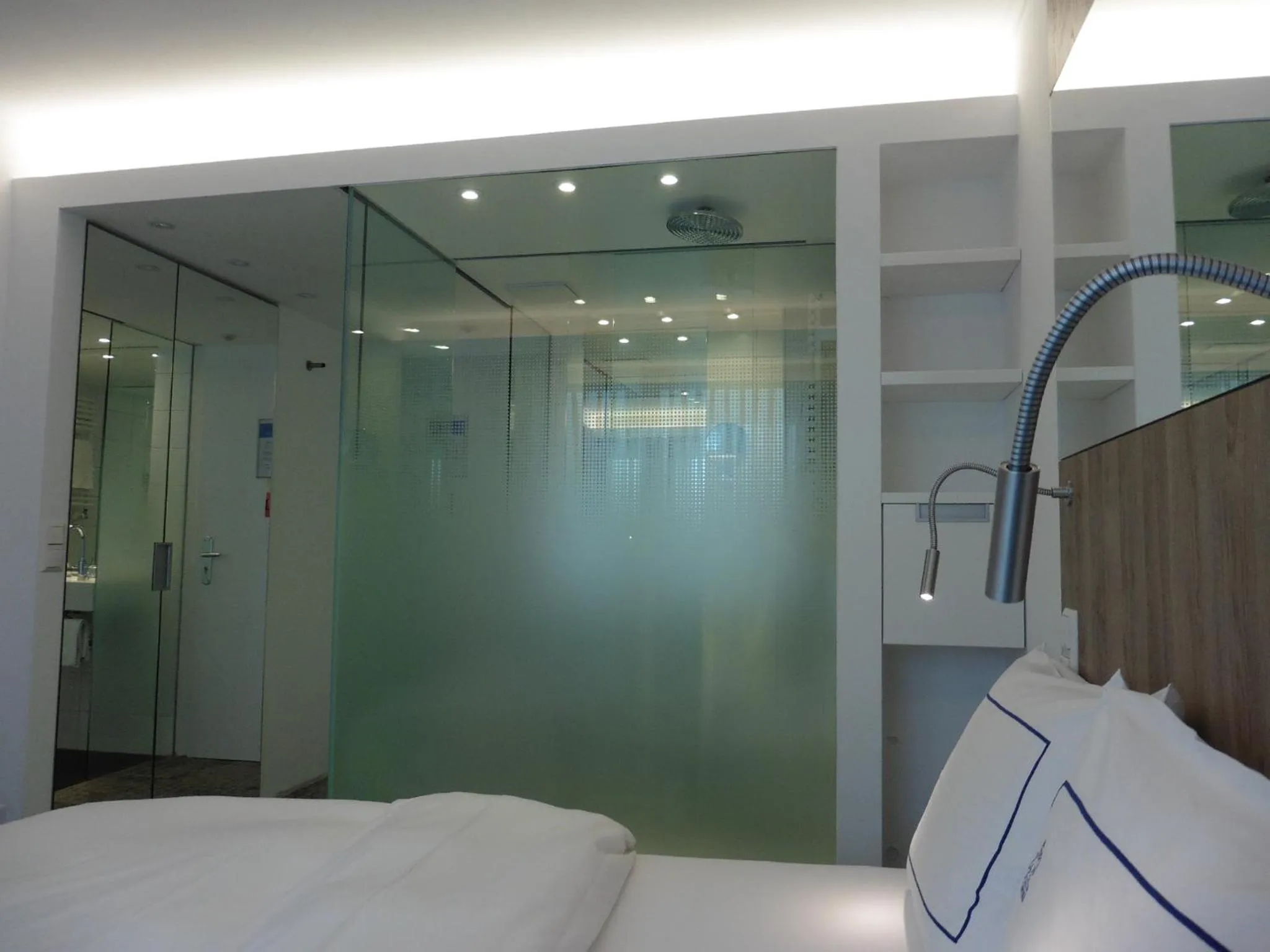 Photo of the whole room, Bed in Hotel Empire