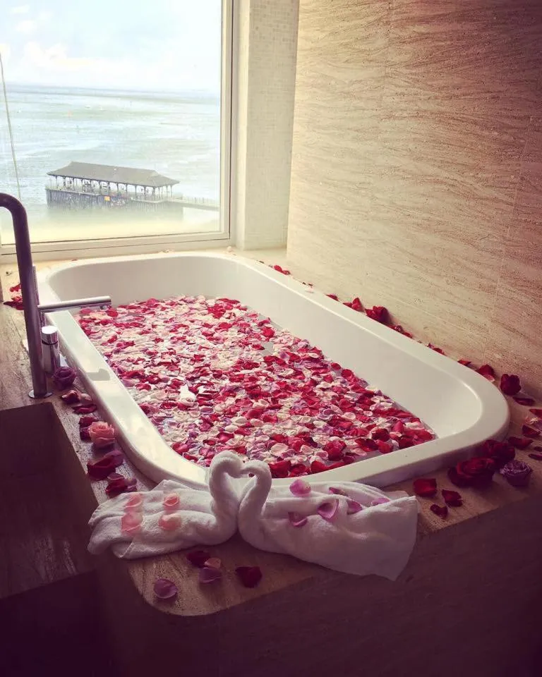 Bathroom in Stanley Oriental Hotel
