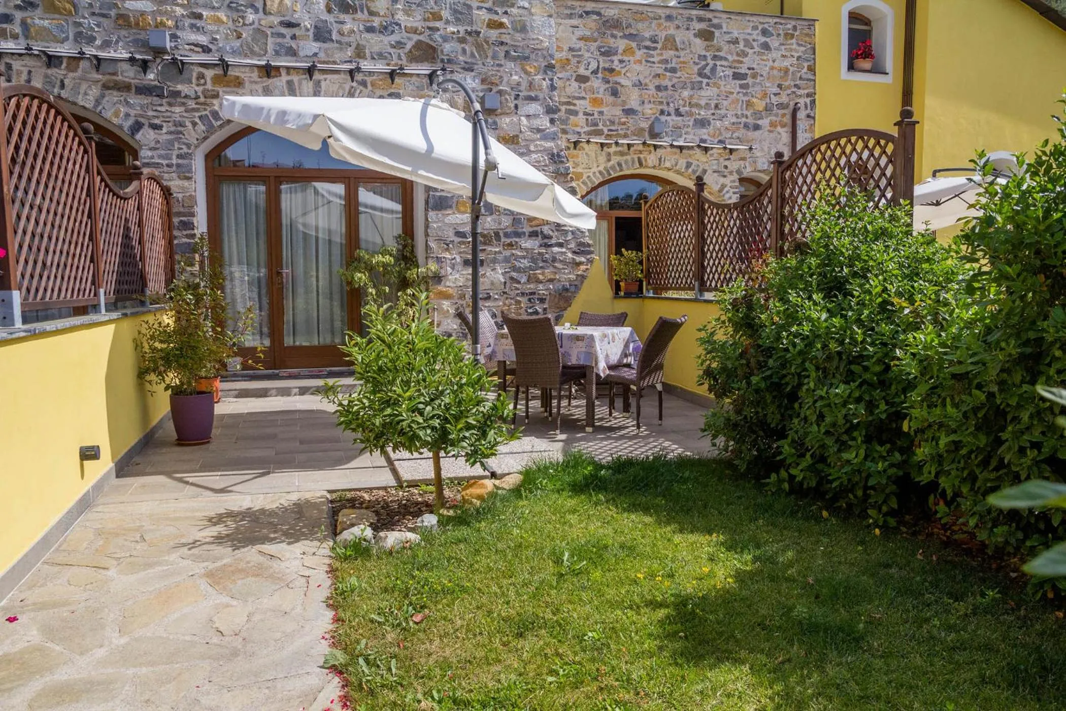 Garden in Appartamenti Antico Frantoio Doria