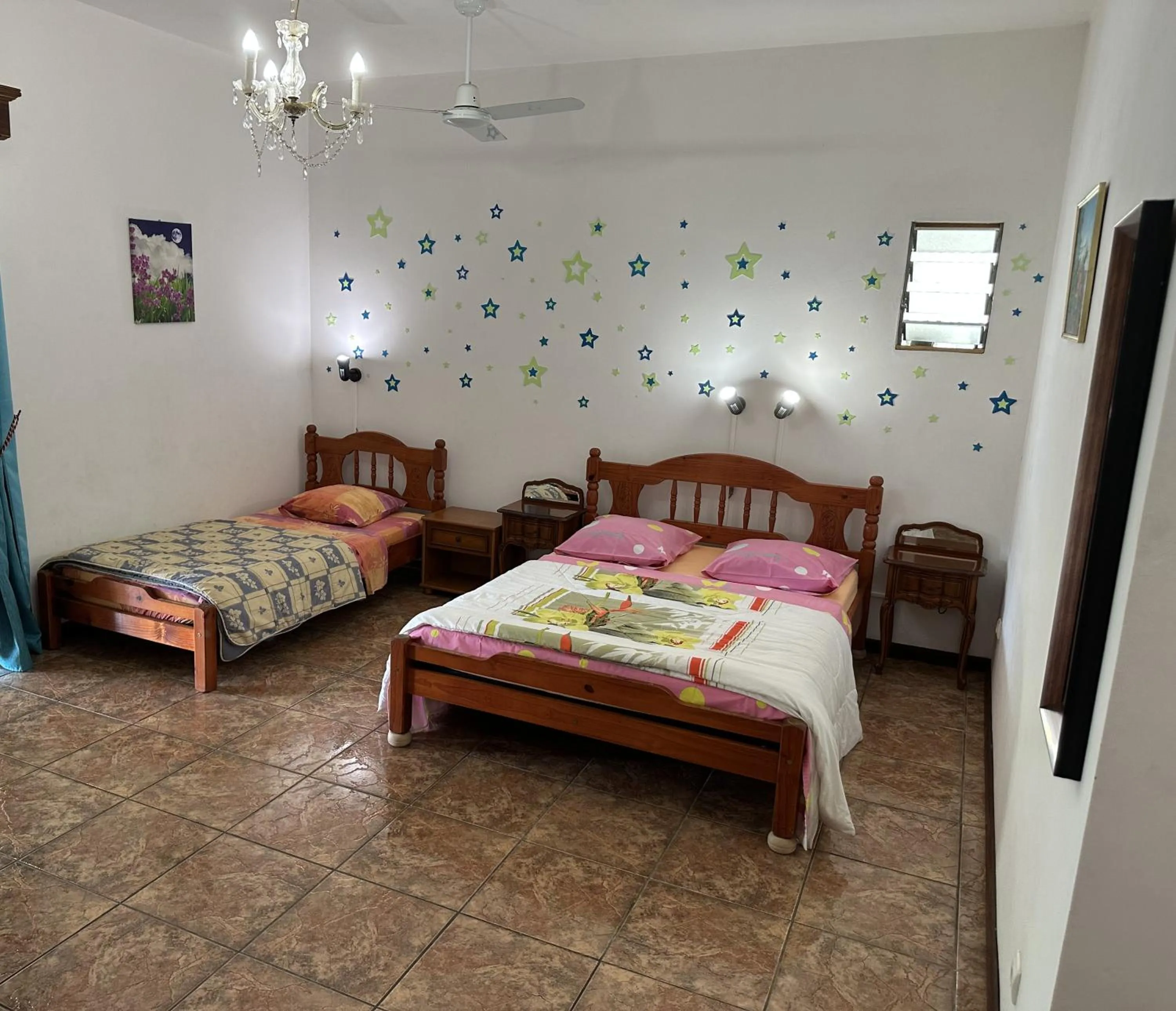 Bedroom, Bed in Zoiseaux Pays