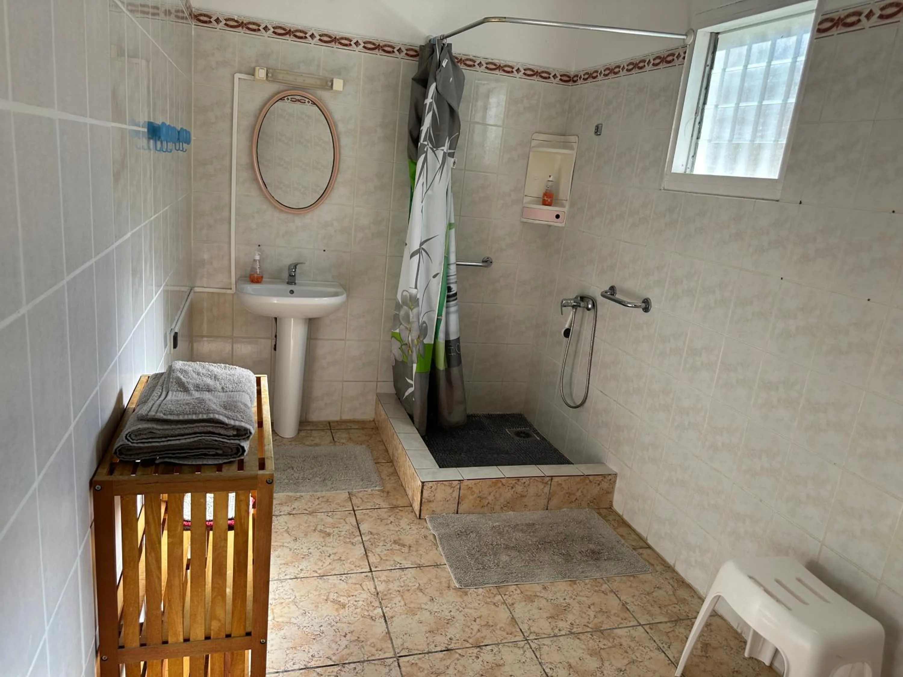 Bathroom in Zoiseaux Pays