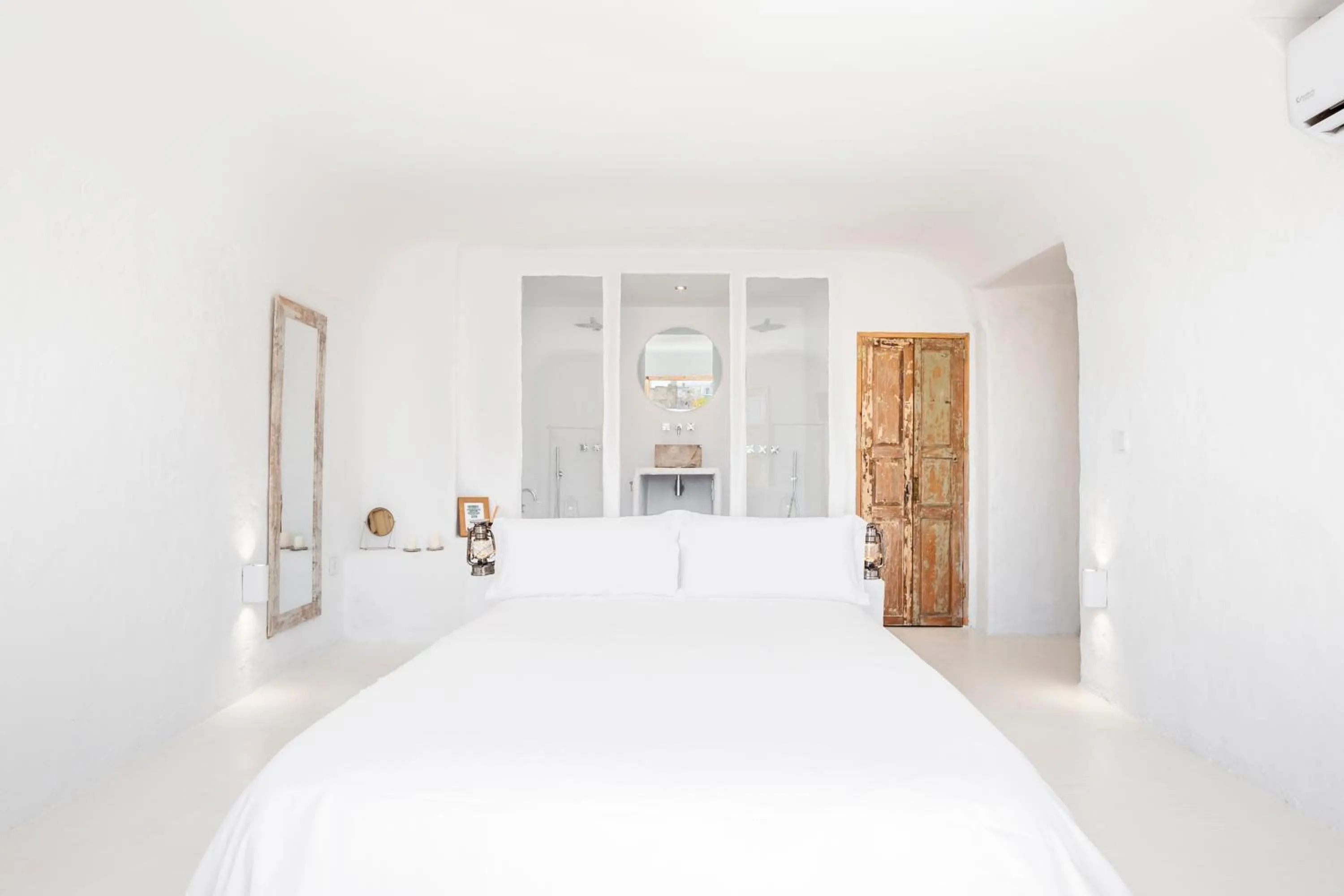 Bed in La Fonda Antigua ADULTS ONLY