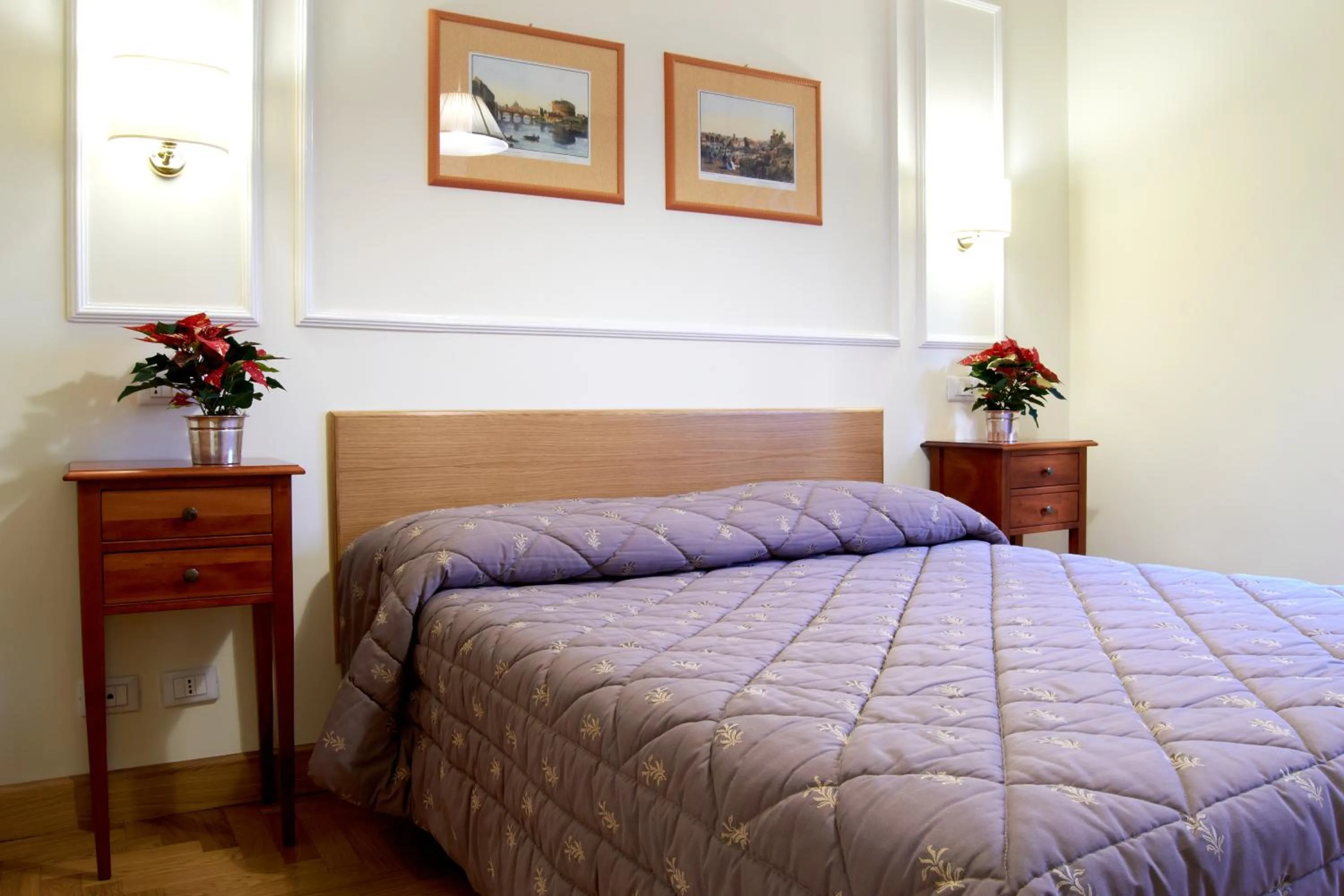Photo of the whole room, Bed in Domus Cavour Guest house