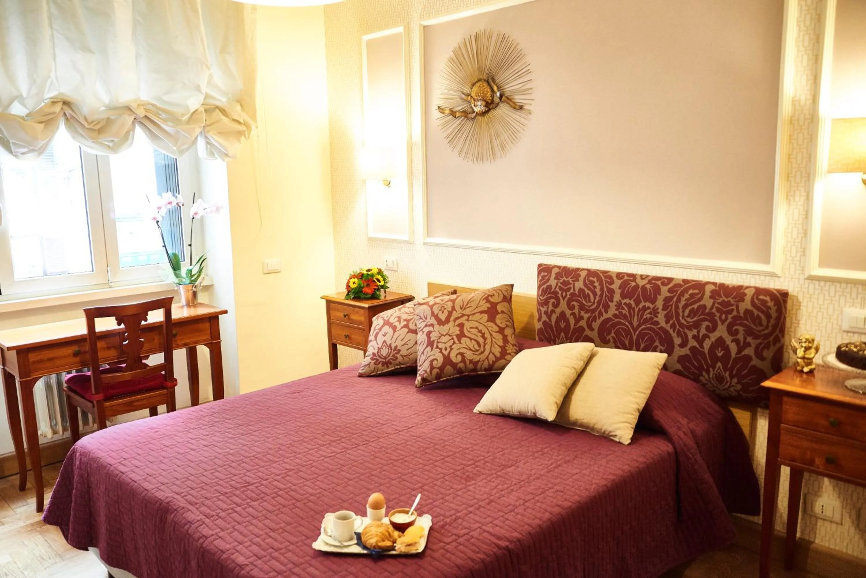 Photo of the whole room, Bed in Domus Cavour Guest house