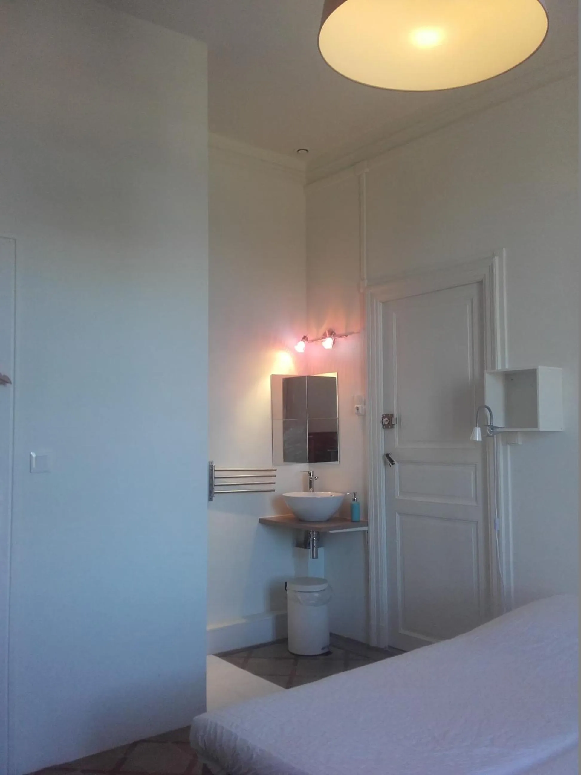 Bed in Chambre d'hôtes avec cuisine commune - 5 mns de Narbonne