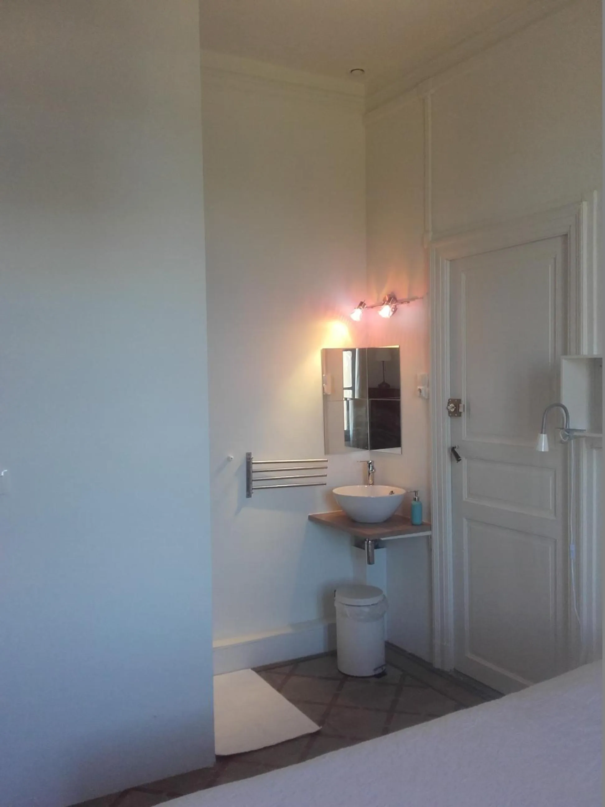 Chambre d'hôtes avec cuisine commune - 5 mns de Narbonne