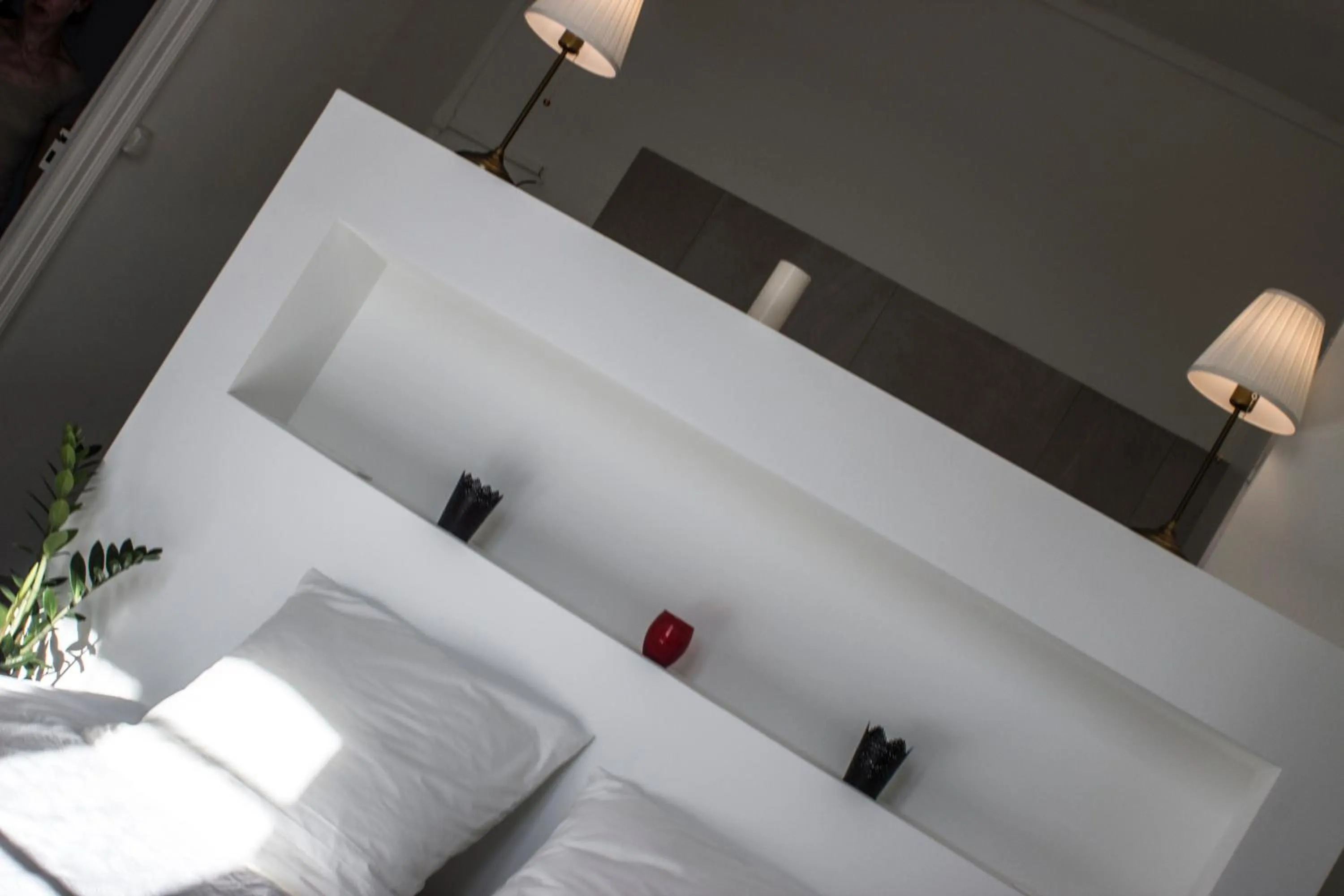 Decorative detail, Bed in Chambre d'hôtes avec cuisine commune - 5 mns de Narbonne