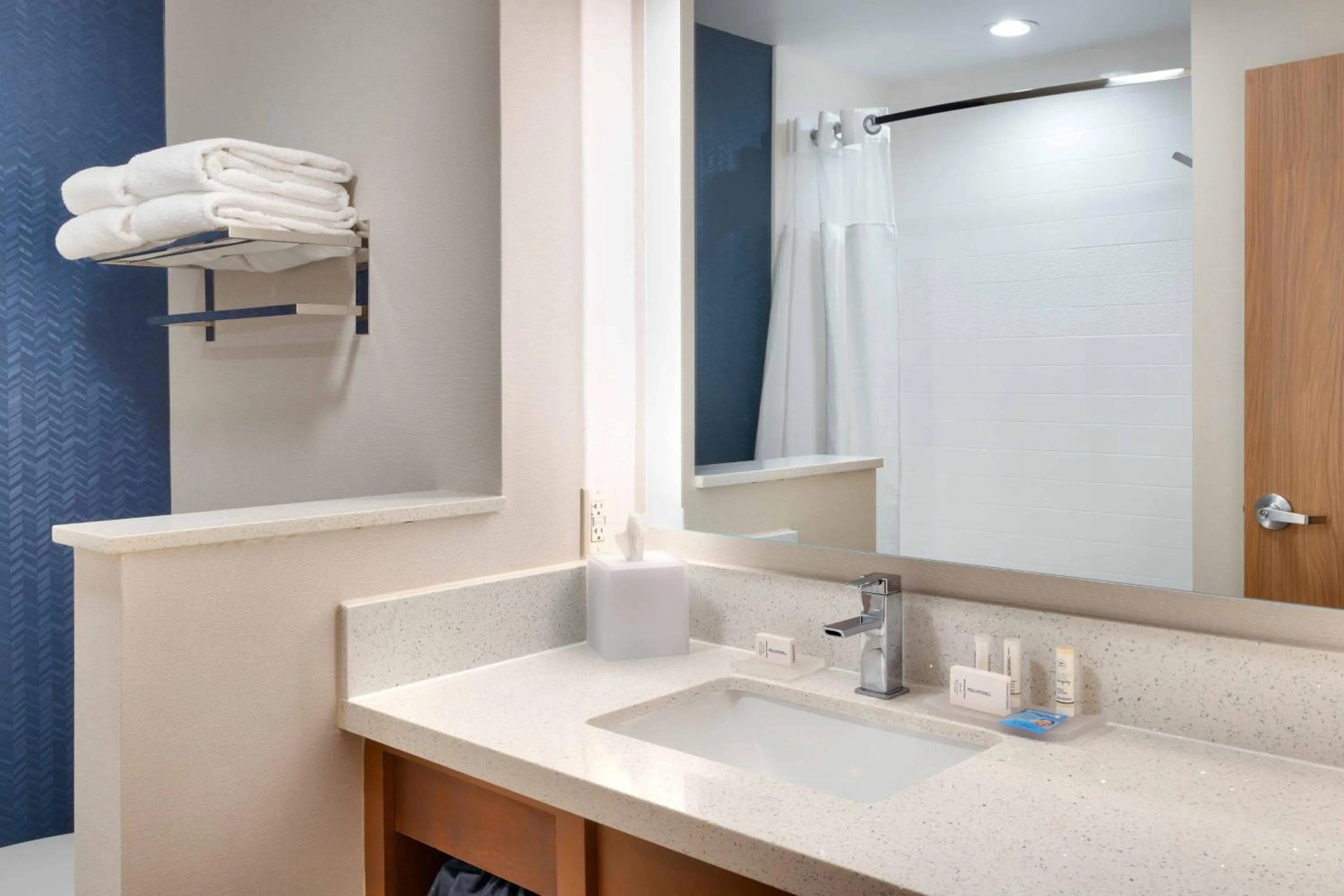 Bathroom in Fairfield Inn & Suites by Marriott Rockport
