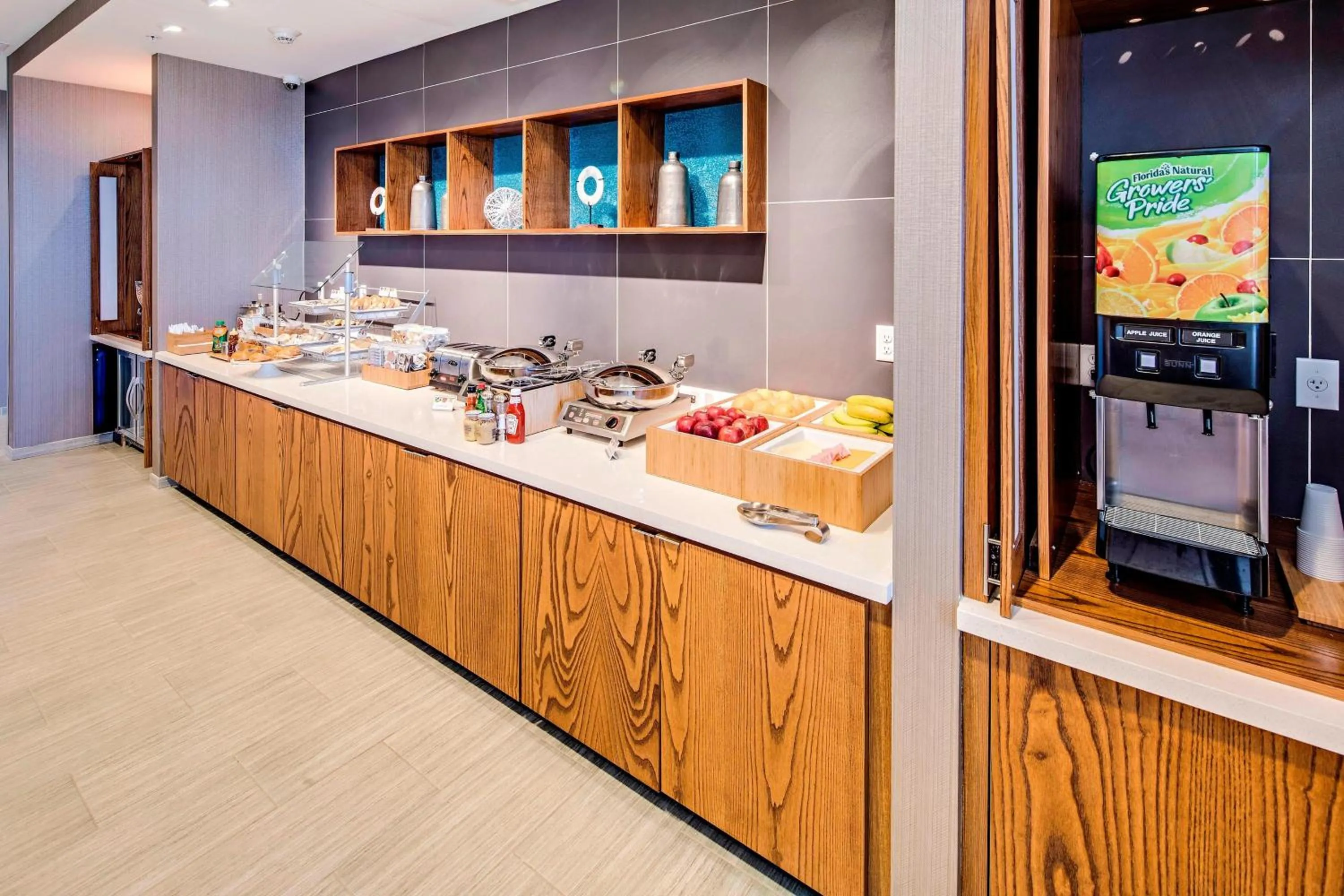 Breakfast in SpringHill Suites by Marriott Dayton Vandalia