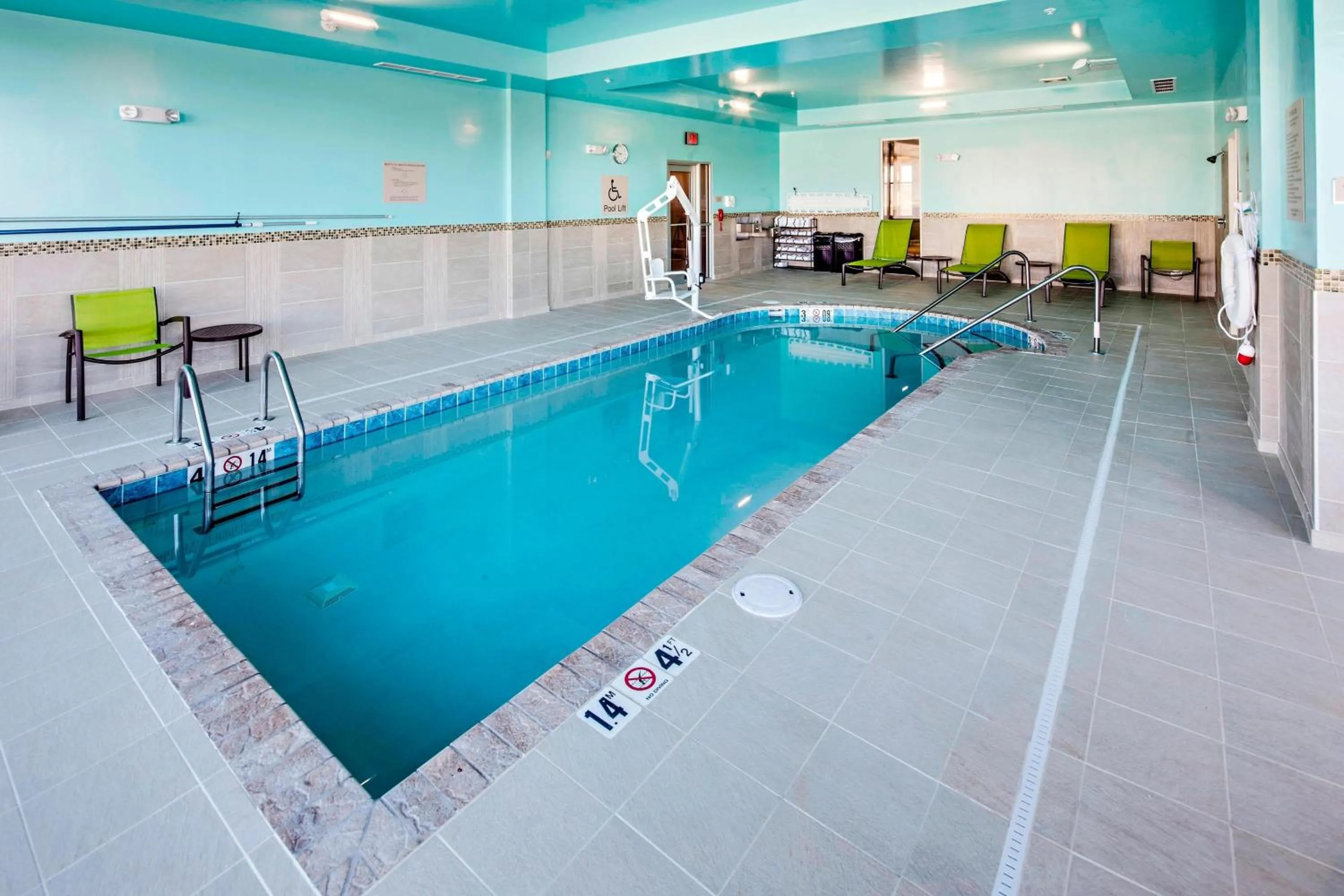Swimming pool in SpringHill Suites by Marriott Dayton Vandalia